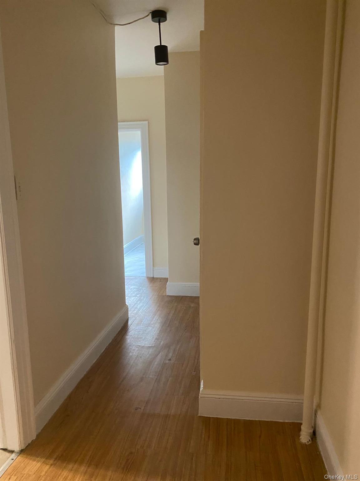 #8 photo, 35-20 93rd St., クイーンズ区 Jackson Heights , NY 11372