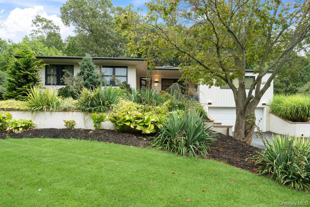 #1 photo, 17 Newport Drive, 长岛 Plainview , NY 11803