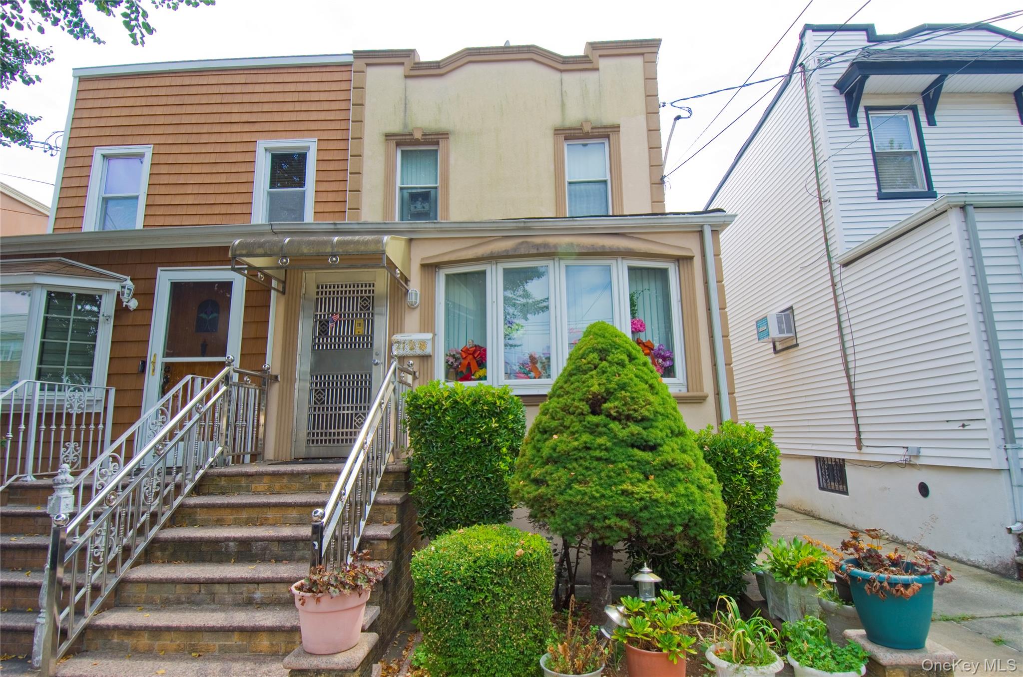 #1 photo, 71-28 66th Drive, クイーンズ区 Middle Village , NY 11379