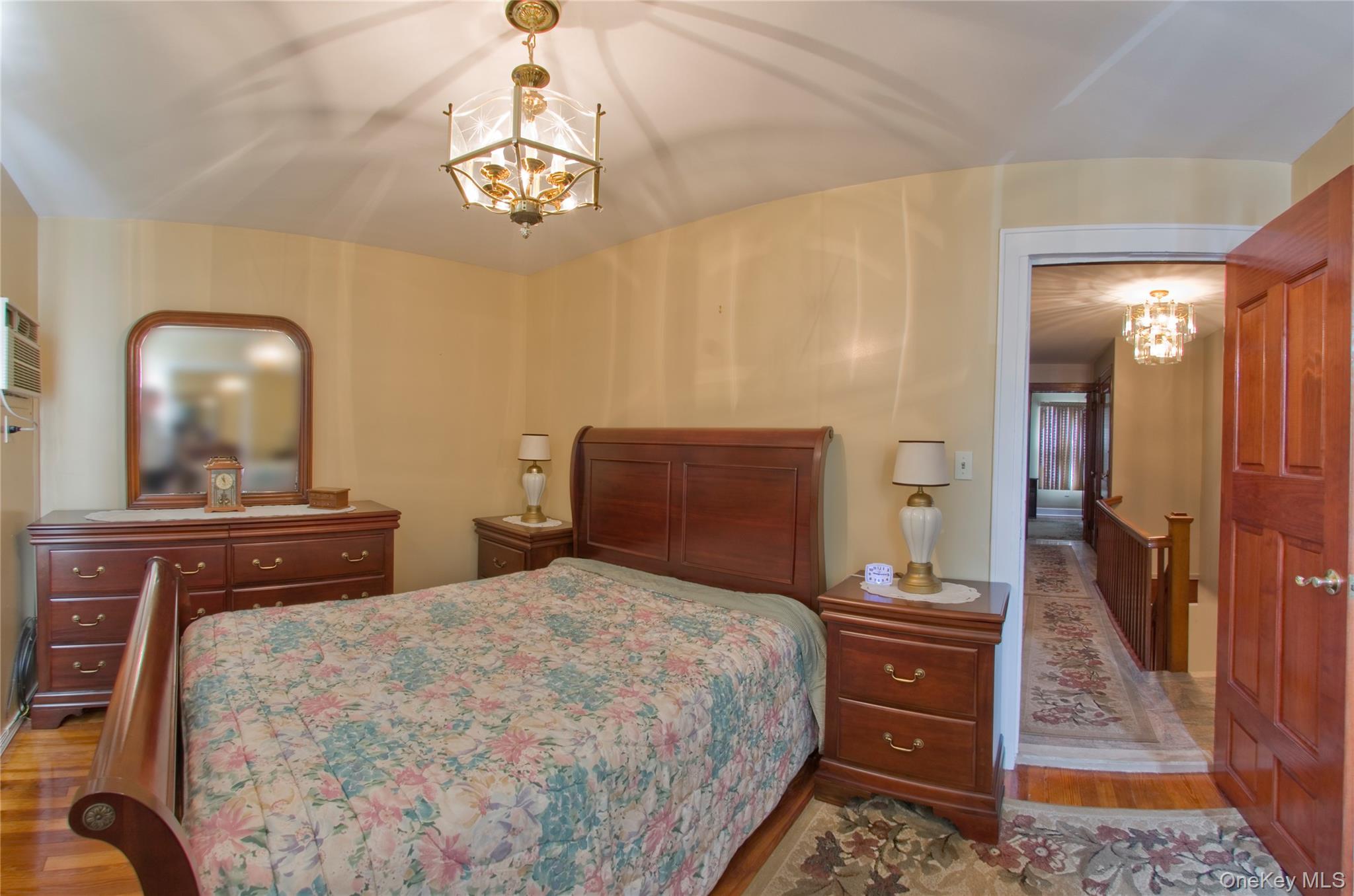 #10 photo, 71-28 66th Drive, クイーンズ区 Middle Village , NY 11379