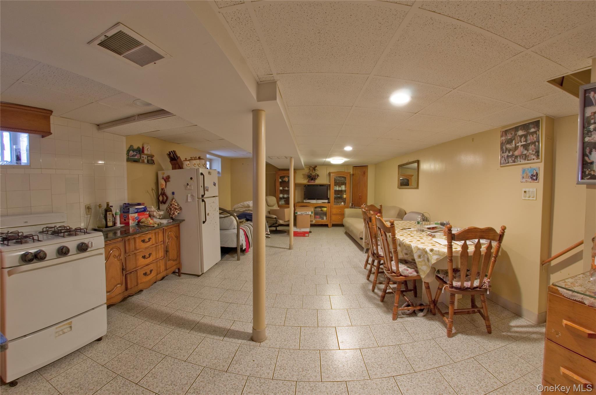 #13 photo, 71-28 66th Drive, クイーンズ区 Middle Village , NY 11379