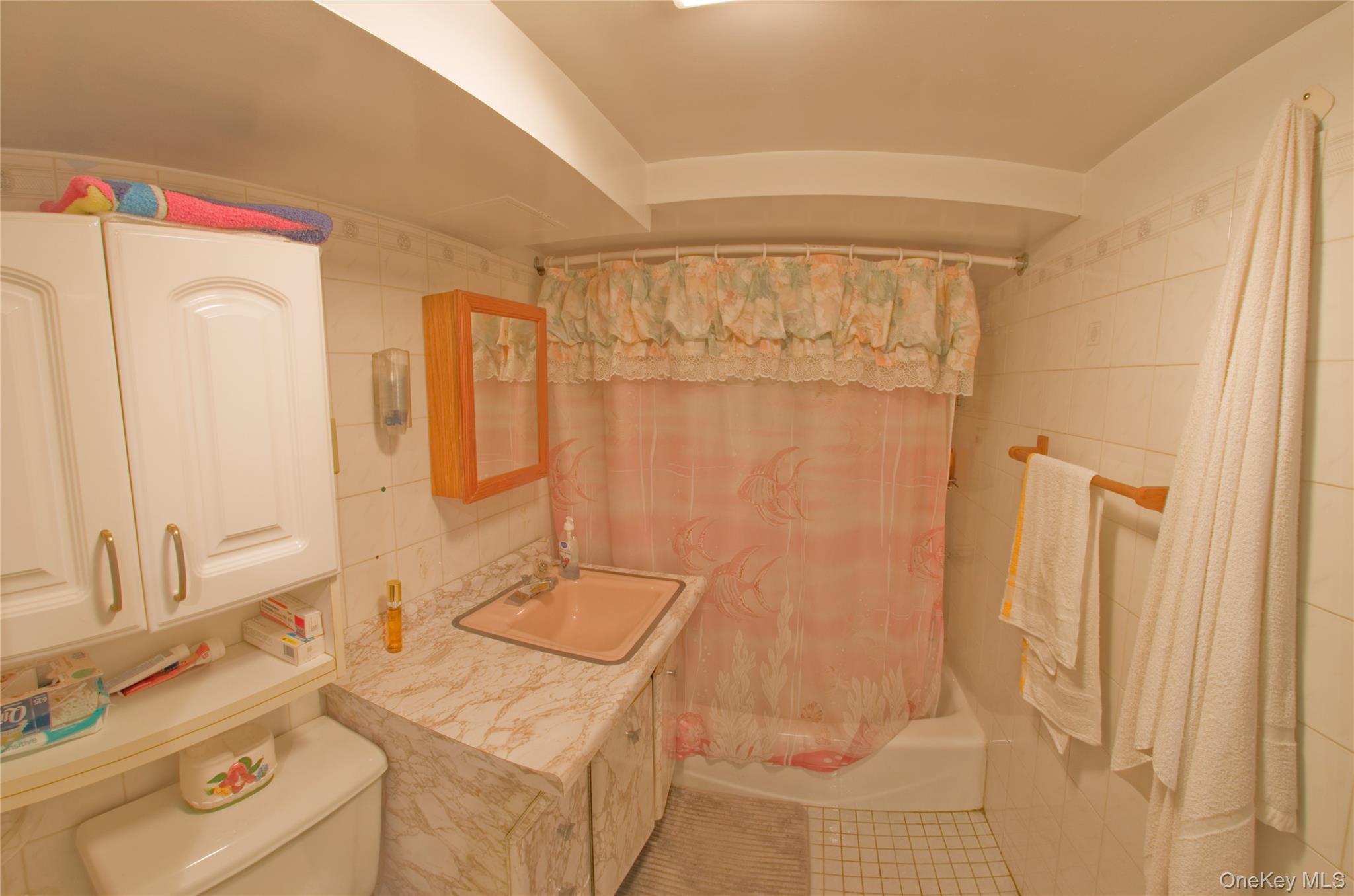 #14 photo, 71-28 66th Drive, クイーンズ区 Middle Village , NY 11379