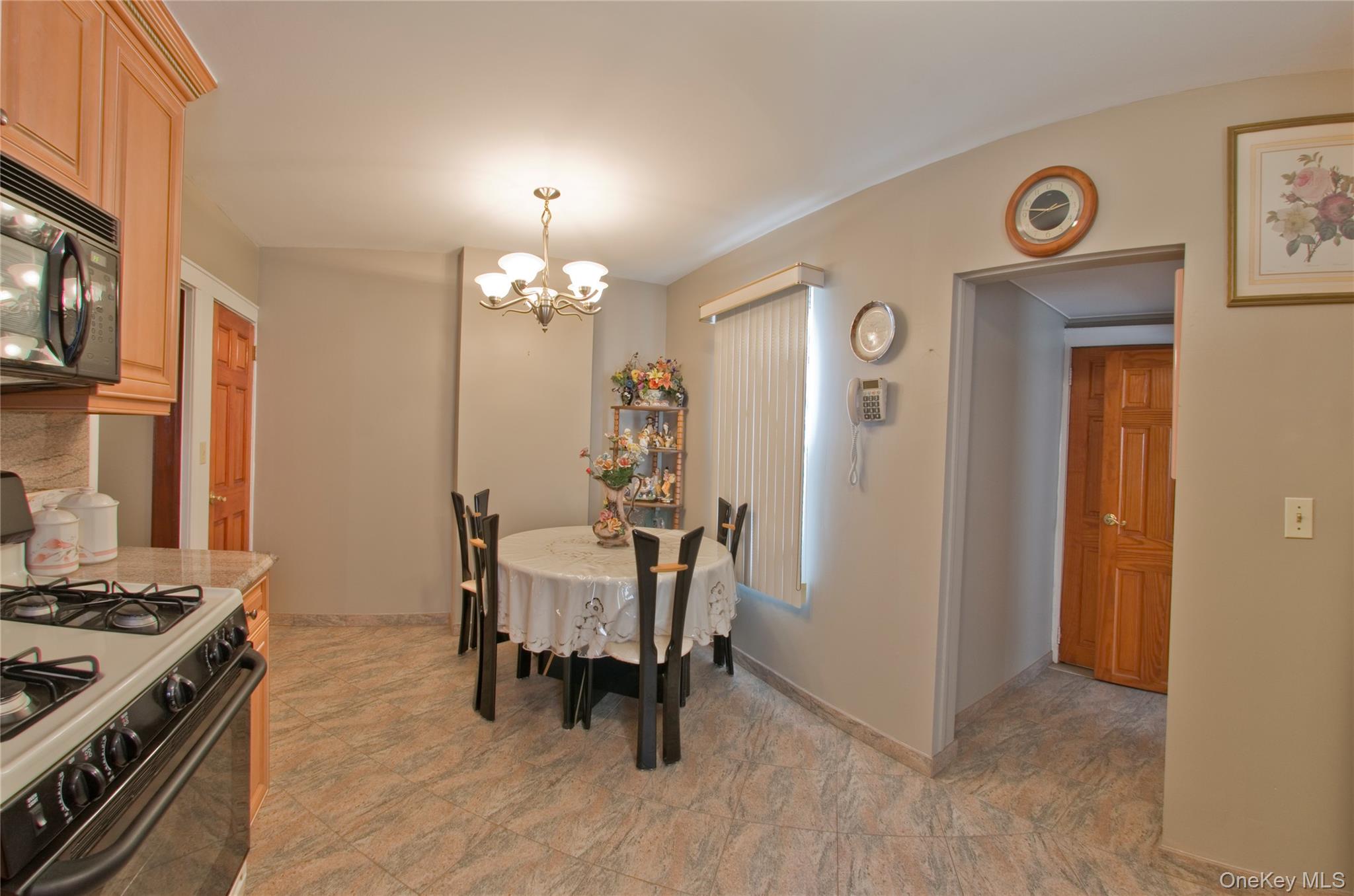 #7 photo, 71-28 66th Drive, クイーンズ区 Middle Village , NY 11379