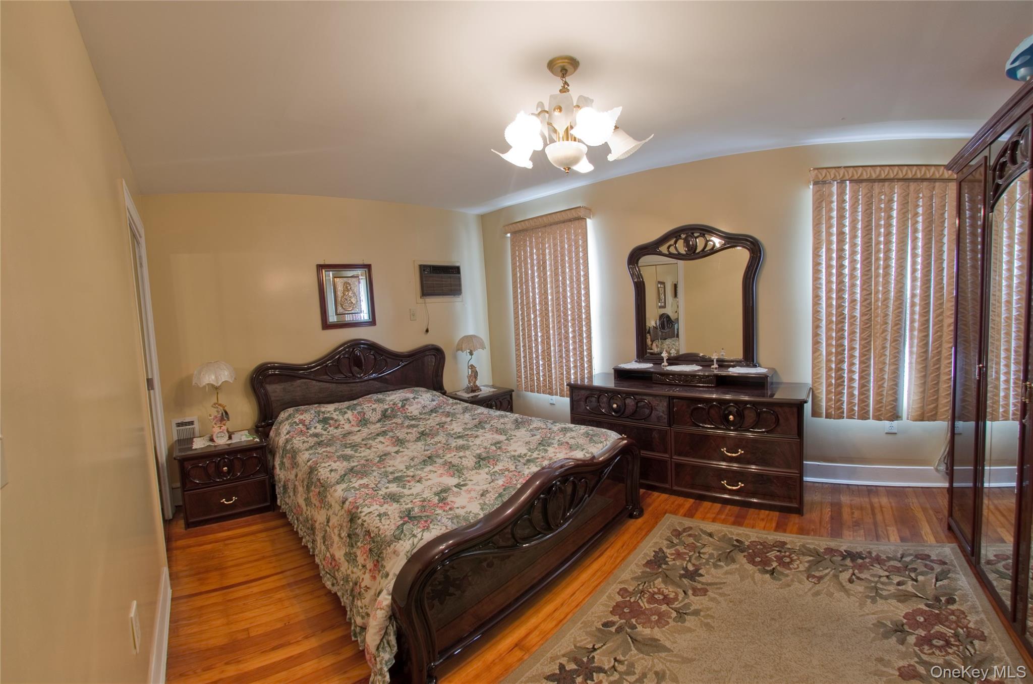 #9 photo, 71-28 66th Drive, クイーンズ区 Middle Village , NY 11379