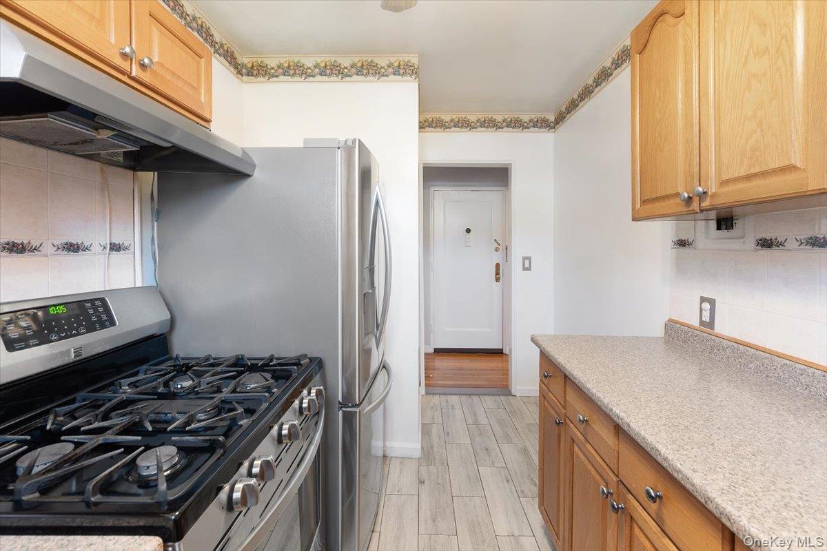 #9 photo, 95 N Broadway, White Plains , NY 10603