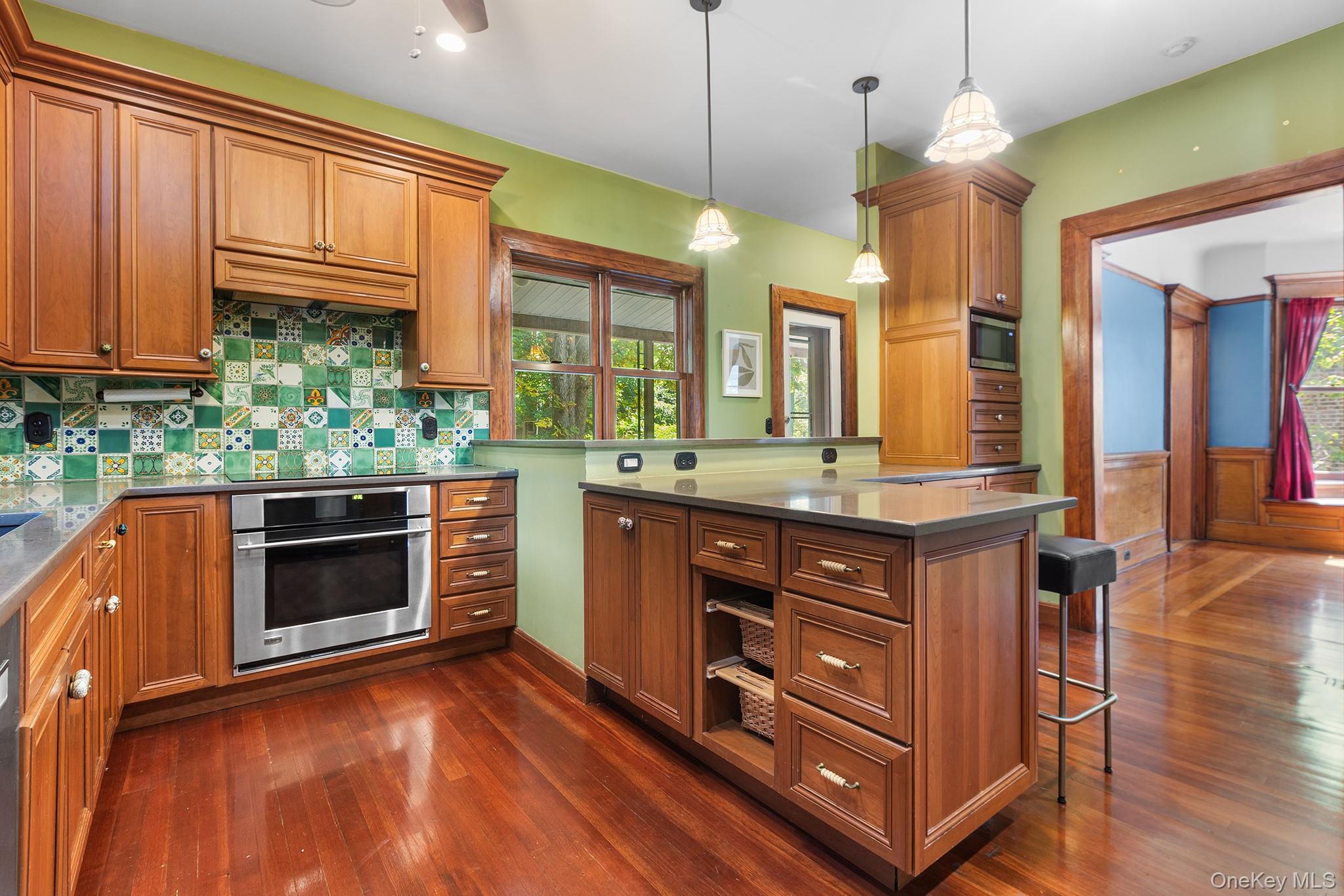 #10 photo, 230 Van Cortlandt Park Avenue, Yonkers , NY 10705