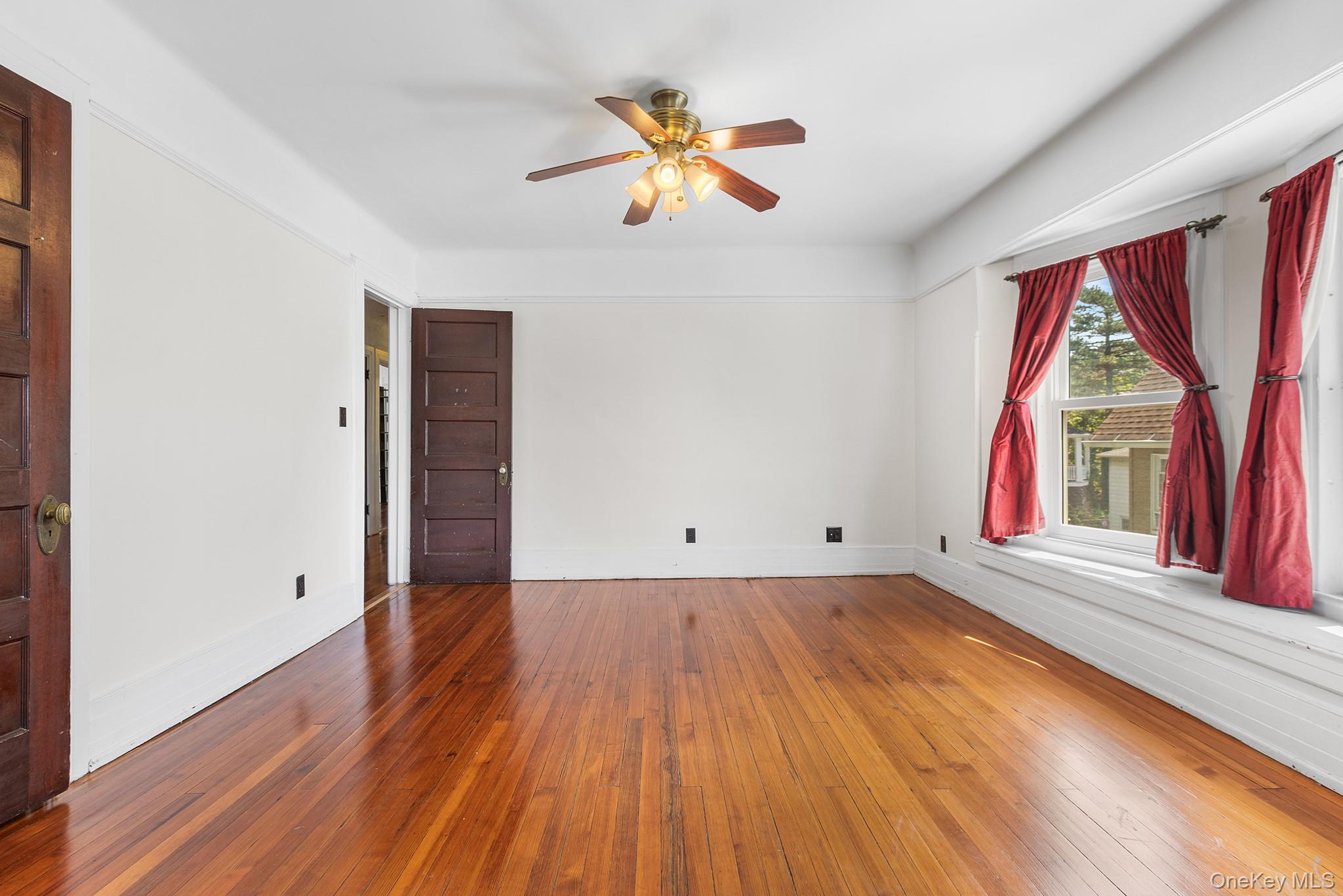 #14 photo, 230 Van Cortlandt Park Avenue, Yonkers , NY 10705