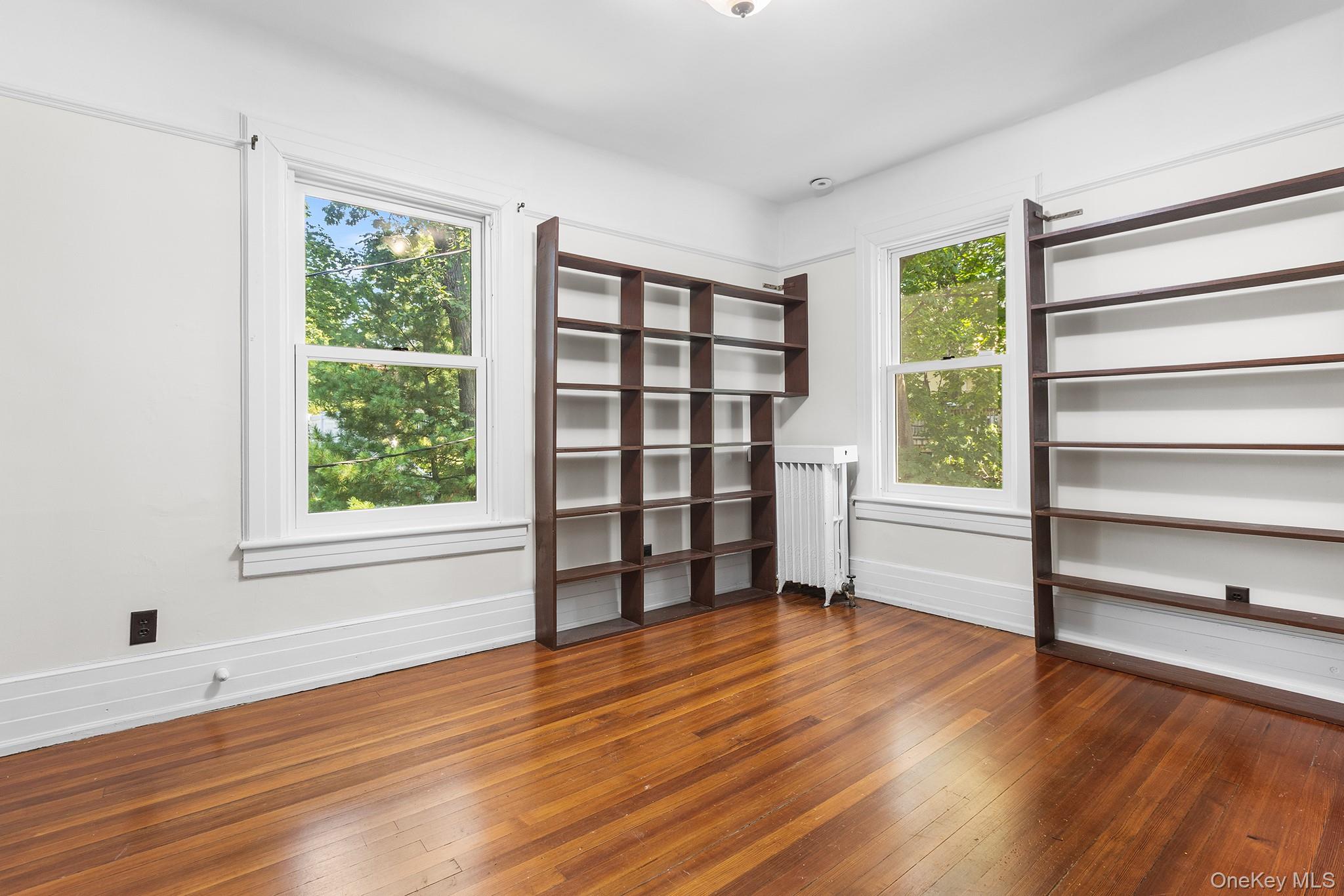 #19 photo, 230 Van Cortlandt Park Avenue, Yonkers , NY 10705