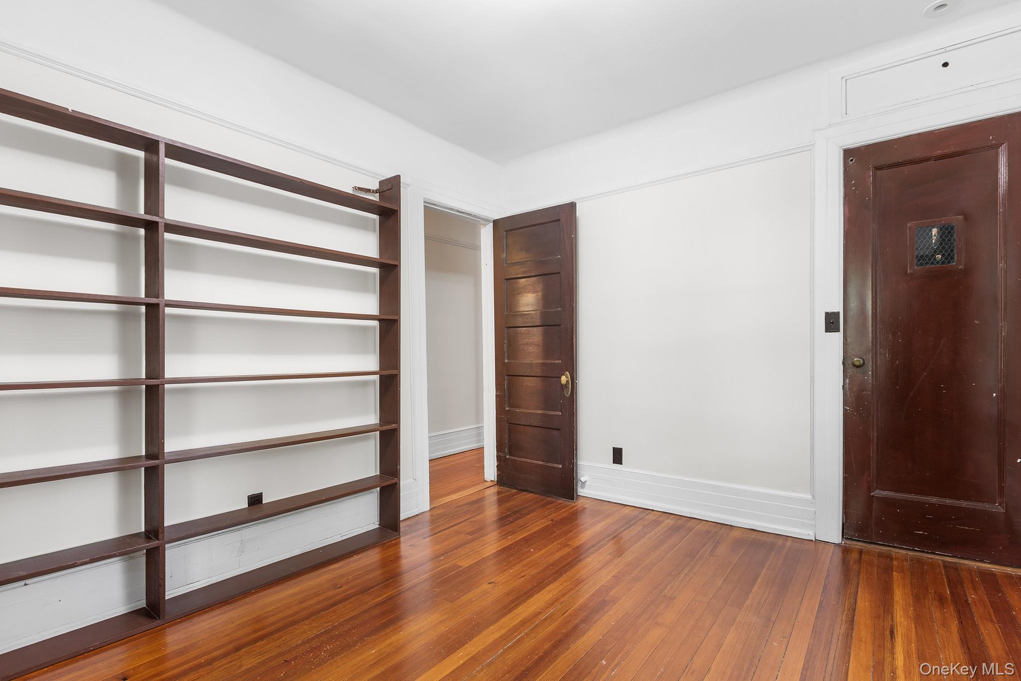 #20 photo, 230 Van Cortlandt Park Avenue, Yonkers , NY 10705