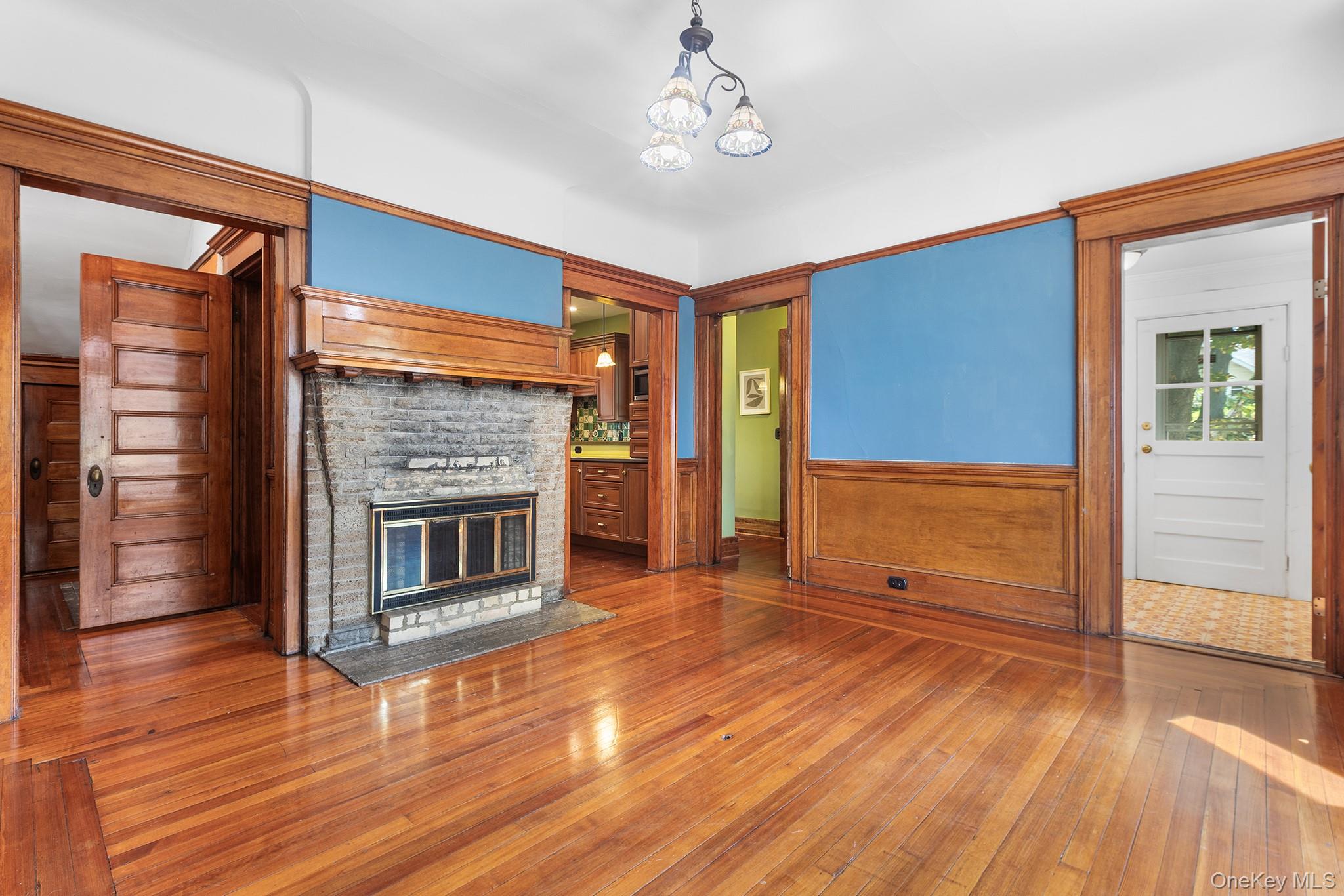 #6 photo, 230 Van Cortlandt Park Avenue, Yonkers , NY 10705