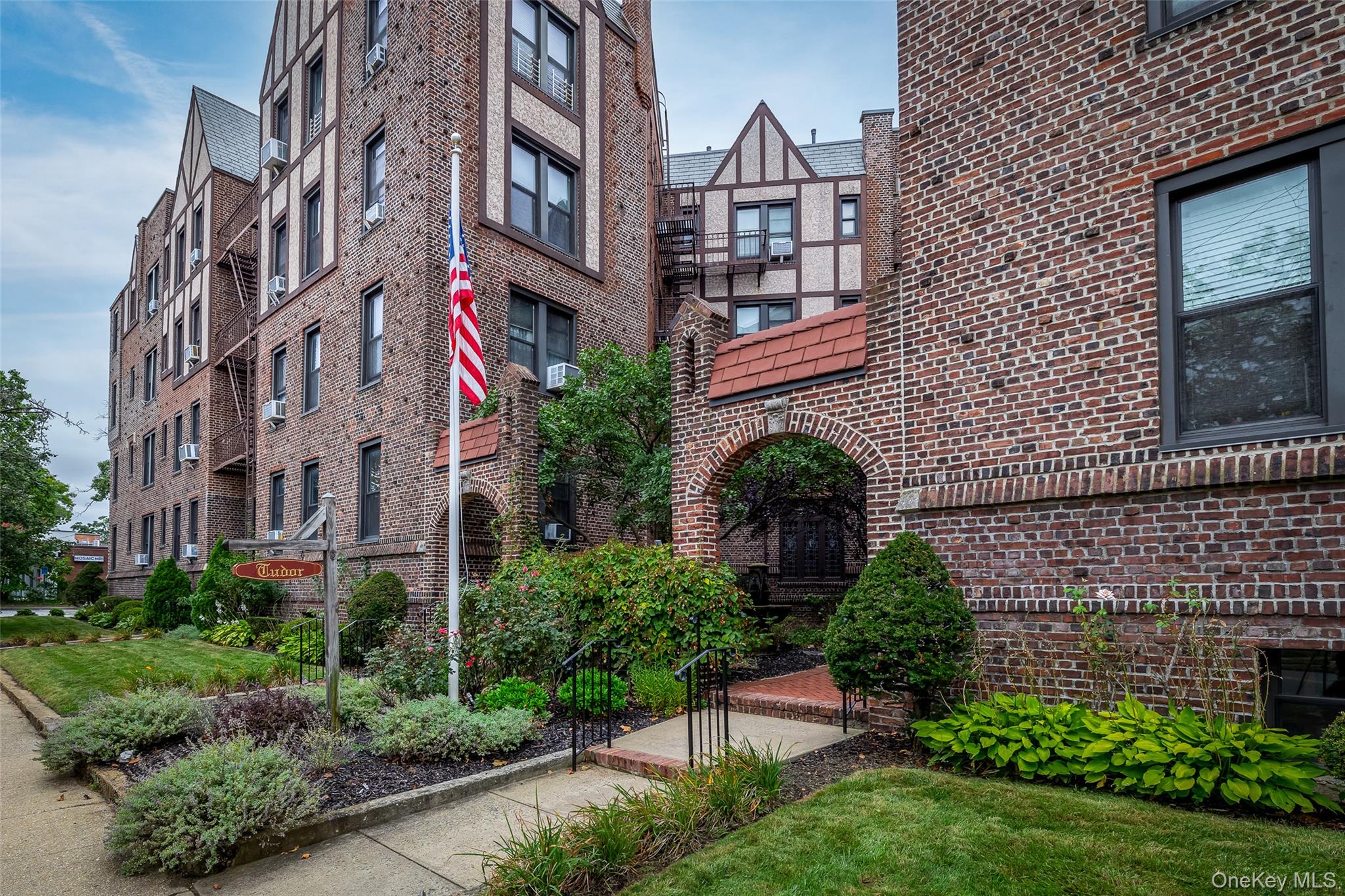 #2 photo, 12 Hempstead Avenue, ナッソー郡 Rockville Centre , NY 11570