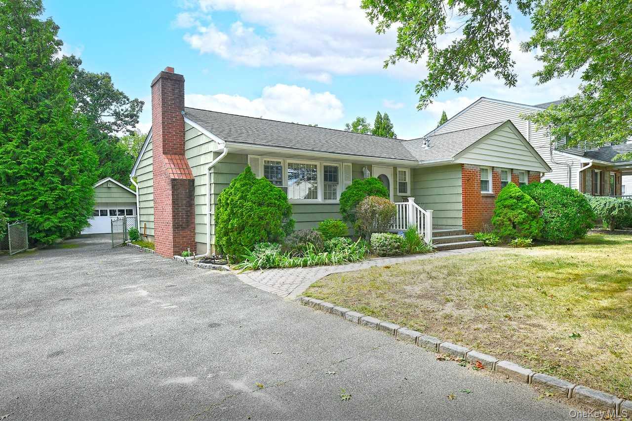 #2 photo, 1914 Bergen Street, Bellmore , NY 11710