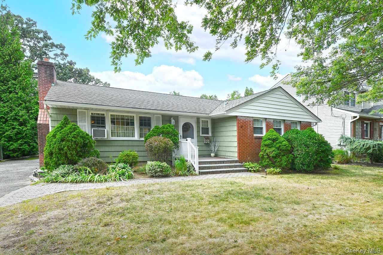 #3 photo, 1914 Bergen Street, Bellmore , NY 11710