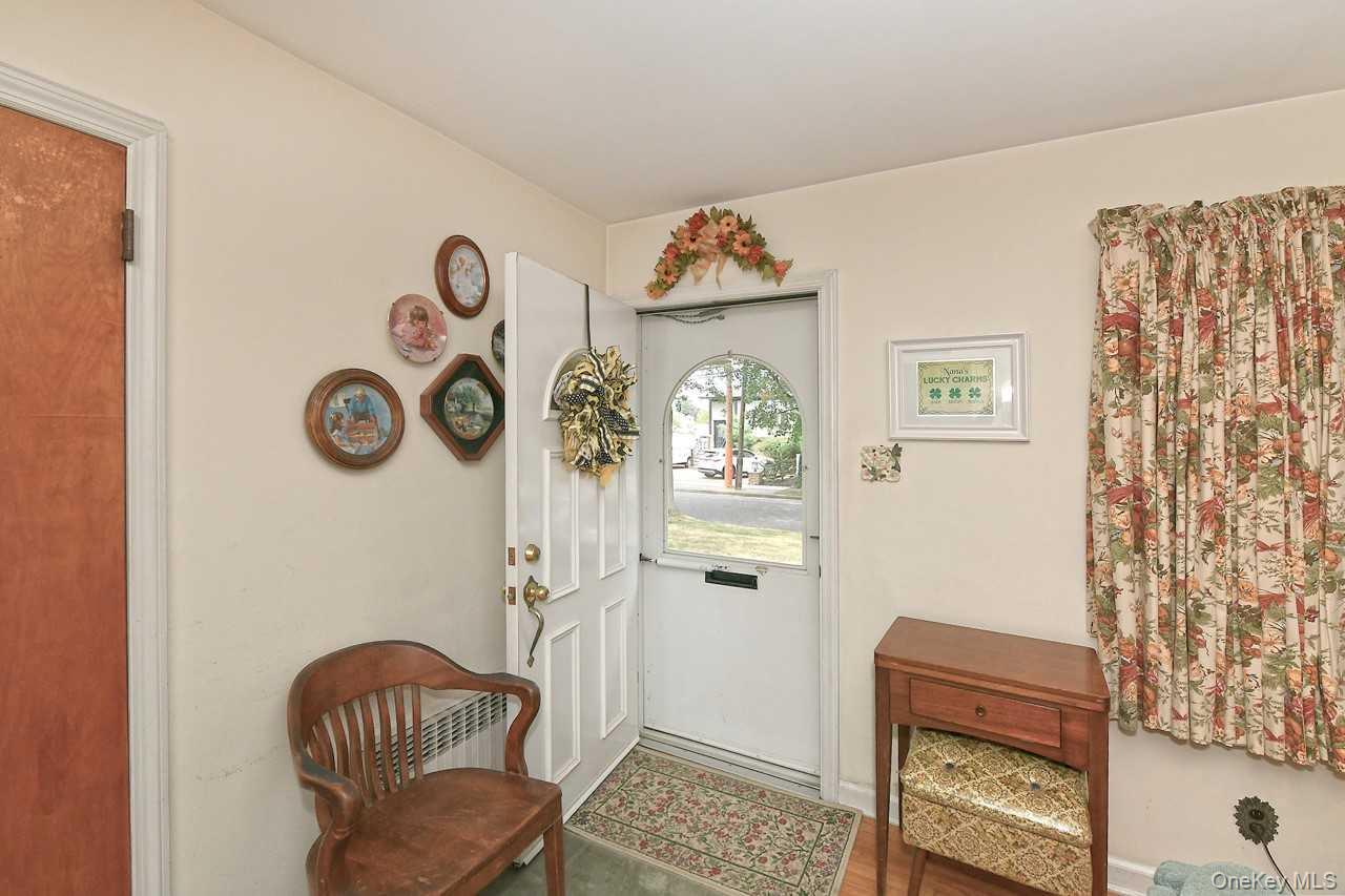 #5 photo, 1914 Bergen Street, Bellmore , NY 11710