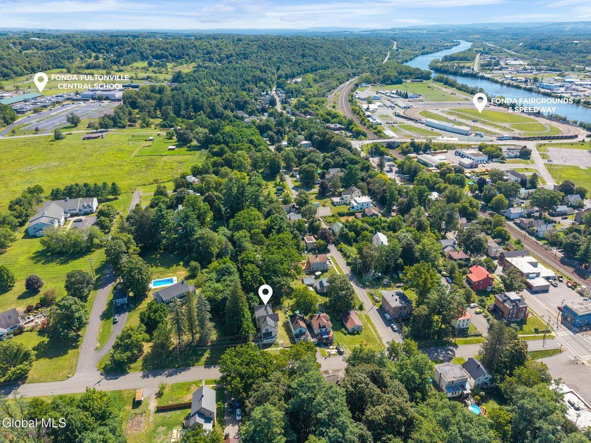 #5 photo, 48 Center Street, Fonda , NY 12068