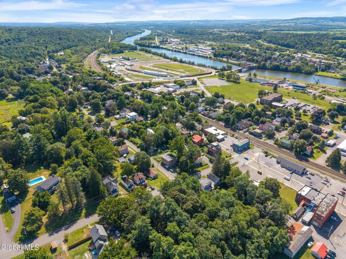 #6 photo, 48 Center Street, Fonda , NY 12068