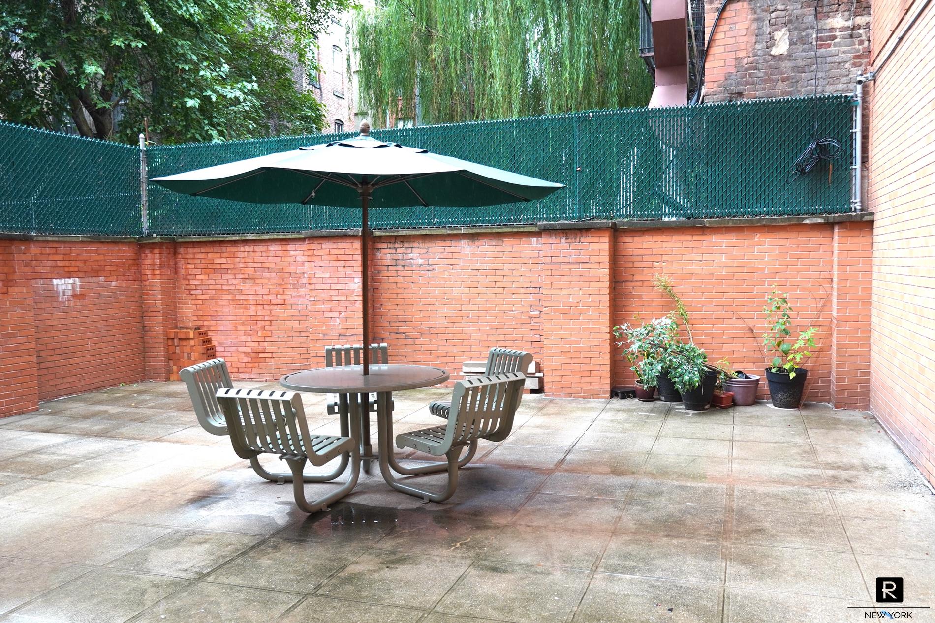 #11 photo, 2132 2nd Avenue, マンハッタン East Harlem , NY 10029