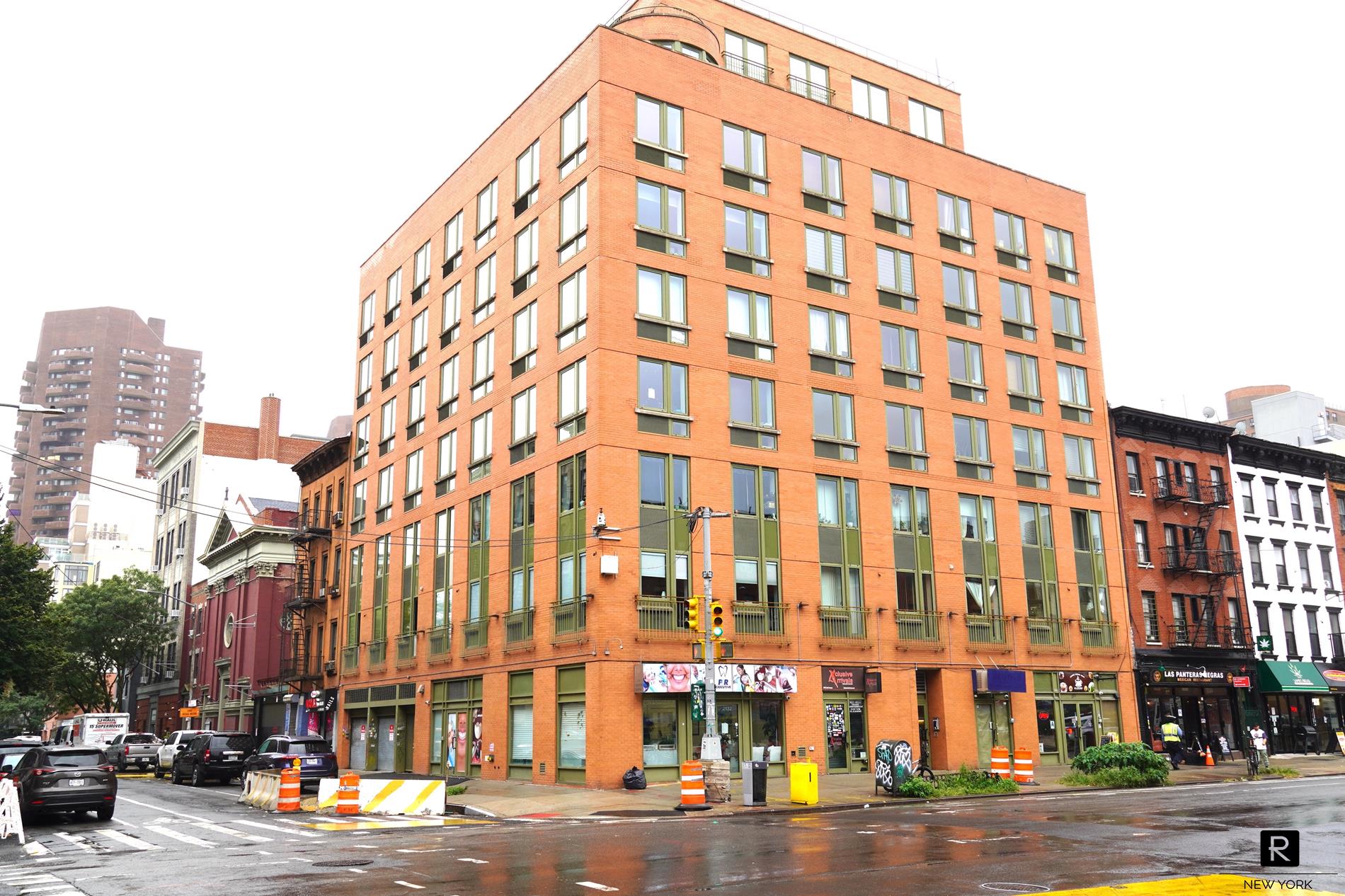 #13 photo, 2132 2nd Avenue, マンハッタン East Harlem , NY 10029