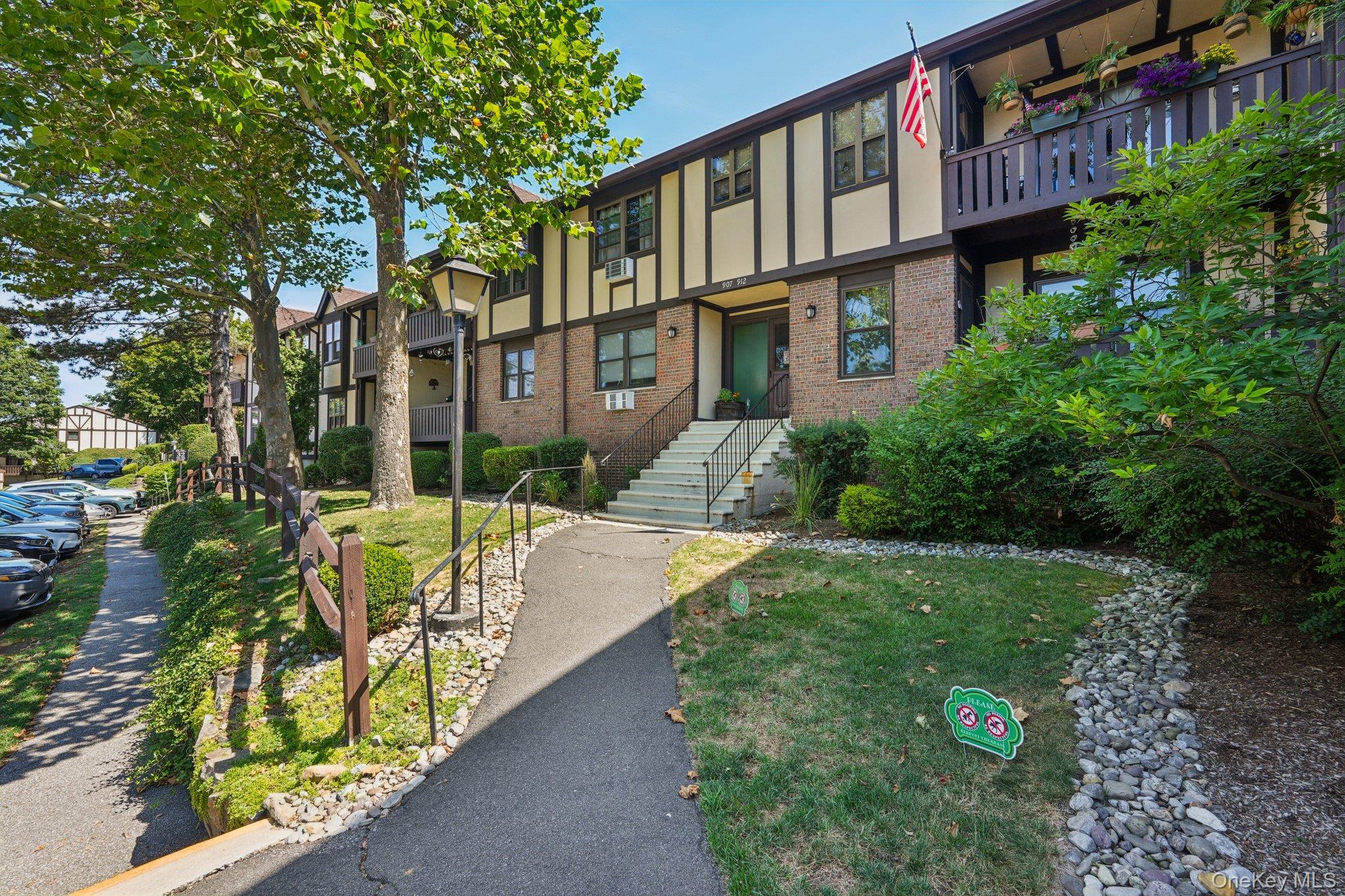 #1 photo, 911 Sierra Vista Lane, Valley Cottage , NY 10989