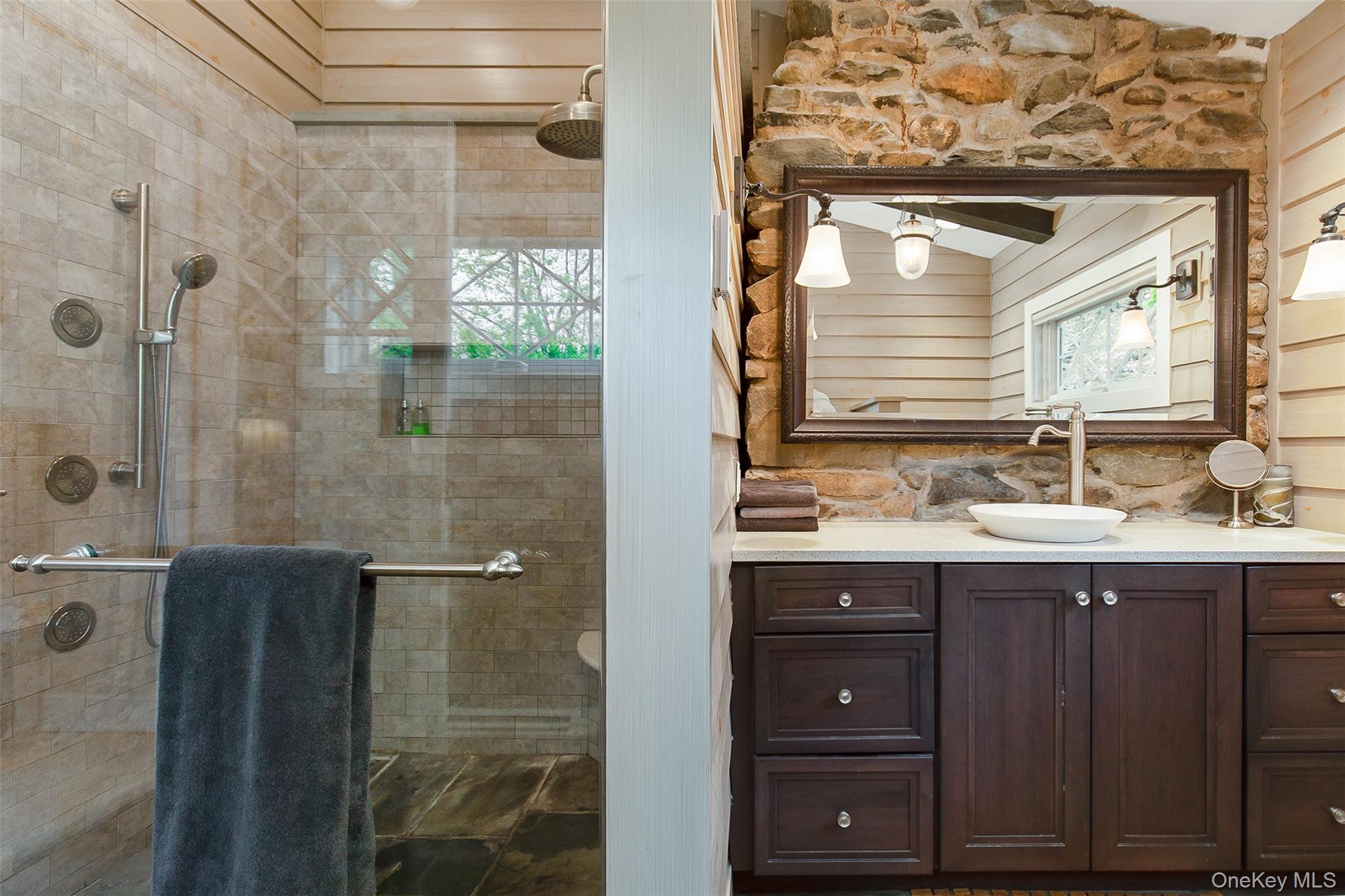 #20 photo, 26 CURRY Lane, Hyde Park , NY 12538