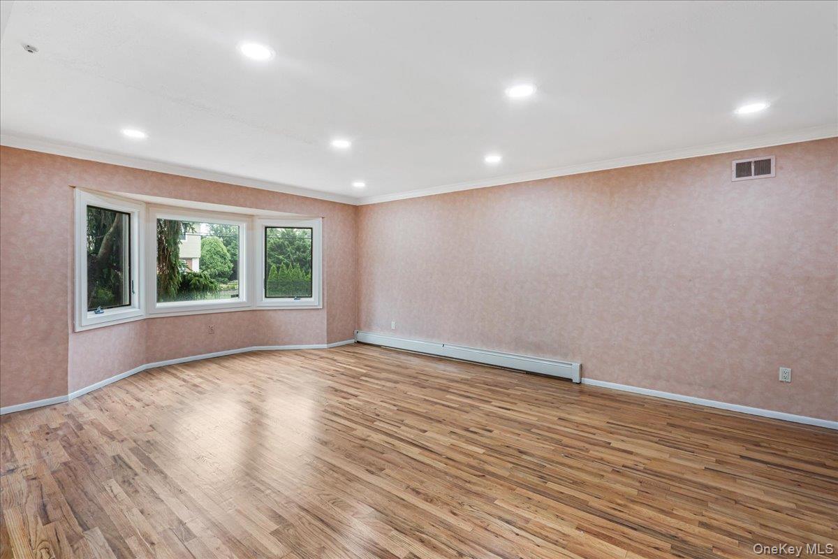 #18 photo, 418 Old Courthouse Rd, ナッソー郡 Manhasset Hills , NY 11040