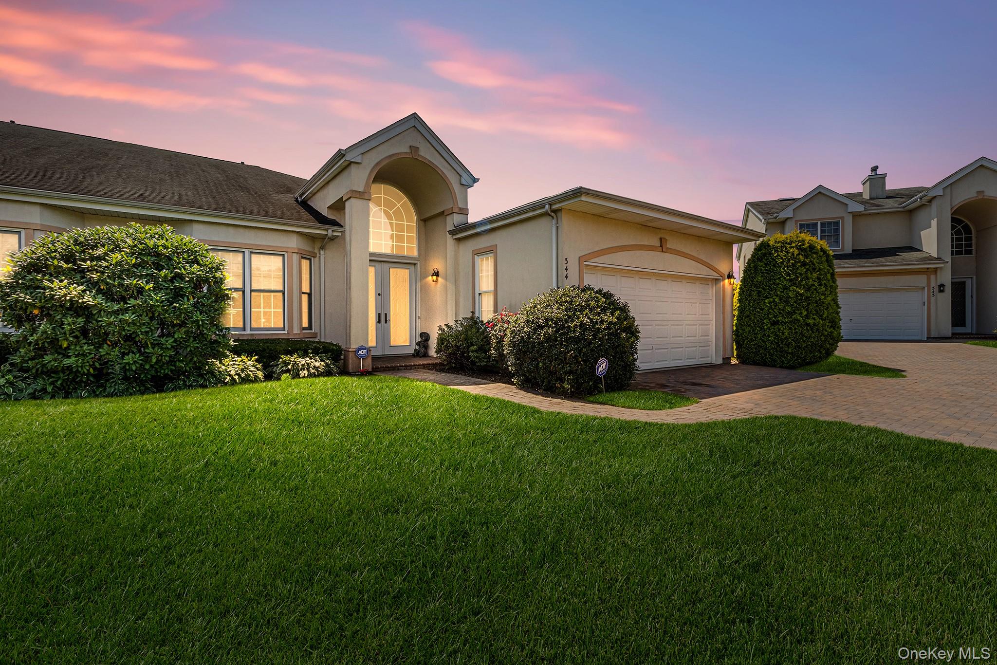 #1 photo, 344 Altessa Boulevard, सफ़ोक काउंटी Melville , NY 11747