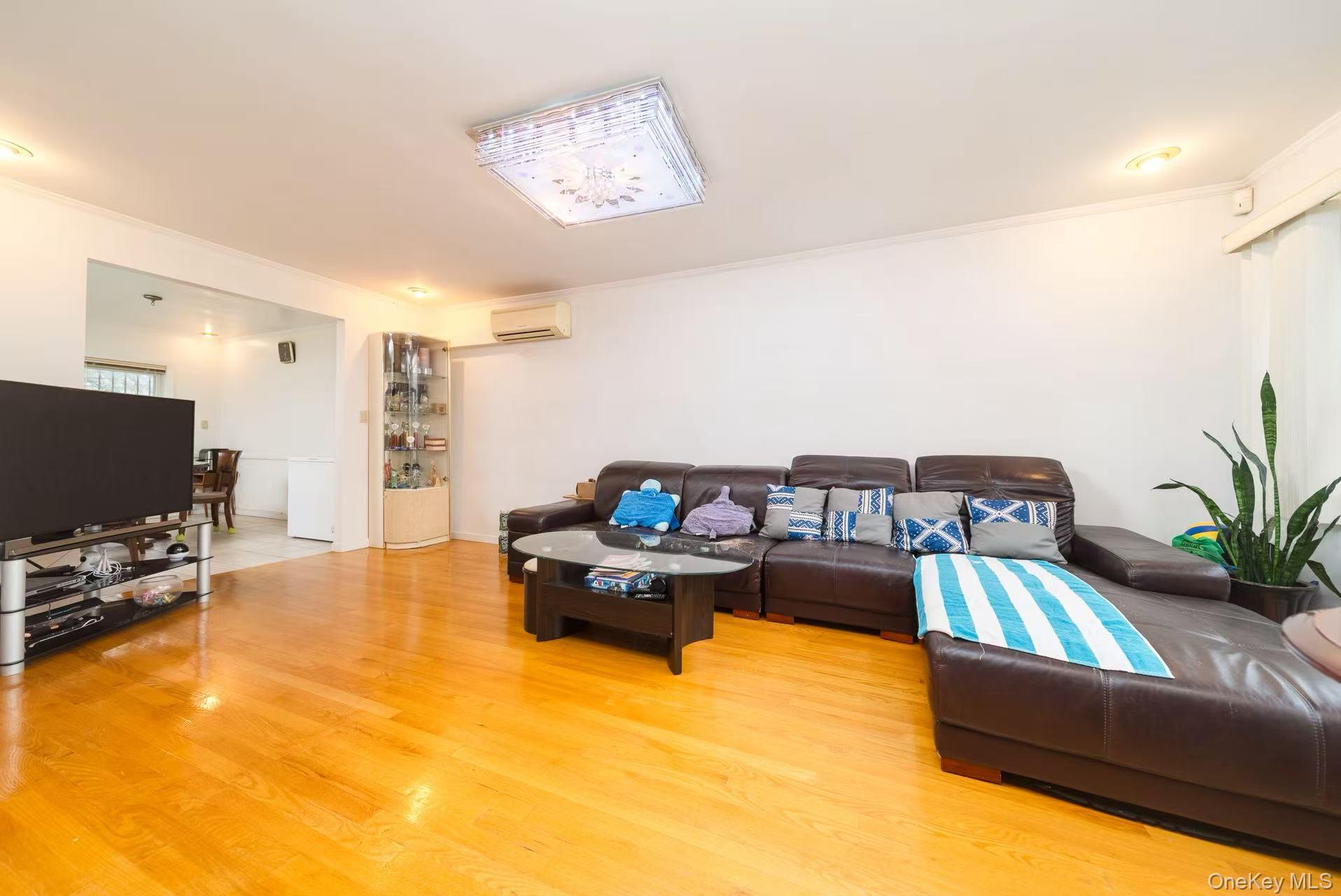 #10 photo, 166-61 17th Road, クイーンズ区 Whitestone , NY 11357