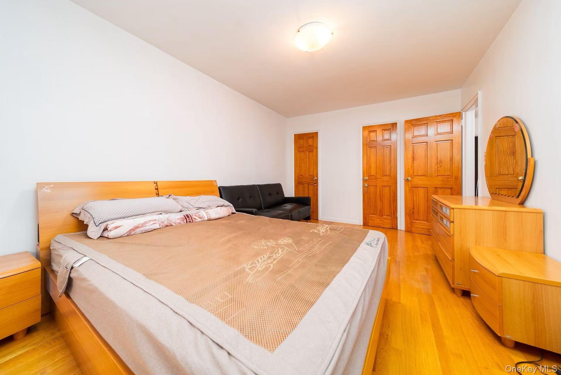 #17 photo, 166-61 17th Road, クイーンズ区 Whitestone , NY 11357