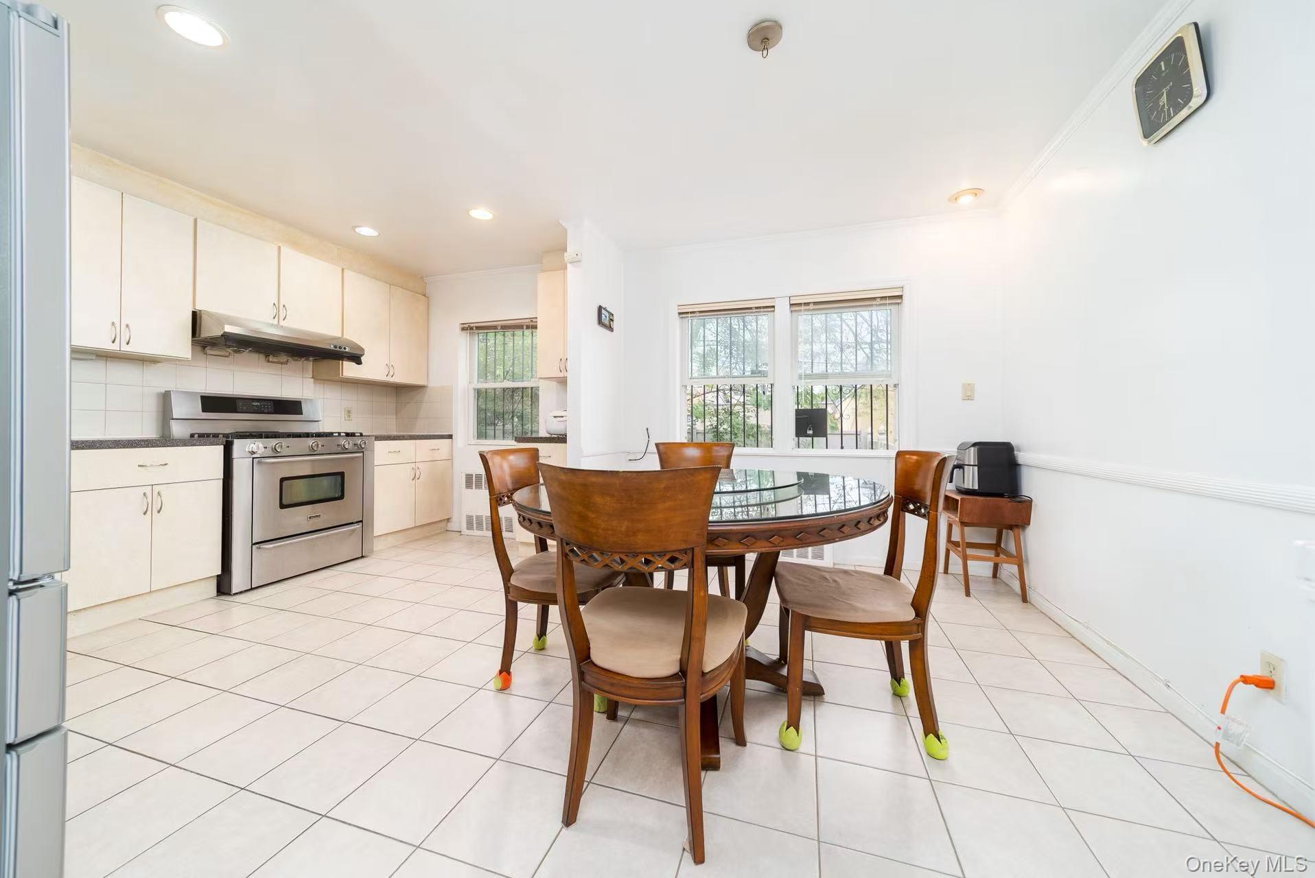 #9 photo, 166-61 17th Road, クイーンズ区 Whitestone , NY 11357