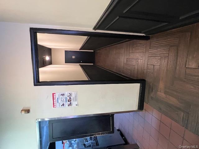 #4 photo, 719 Hawkins, サフォーク郡 Lake Ronkonkoma , NY 11779