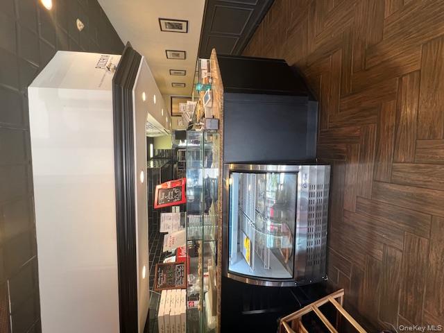 #6 photo, 719 Hawkins, サフォーク郡 Lake Ronkonkoma , NY 11779