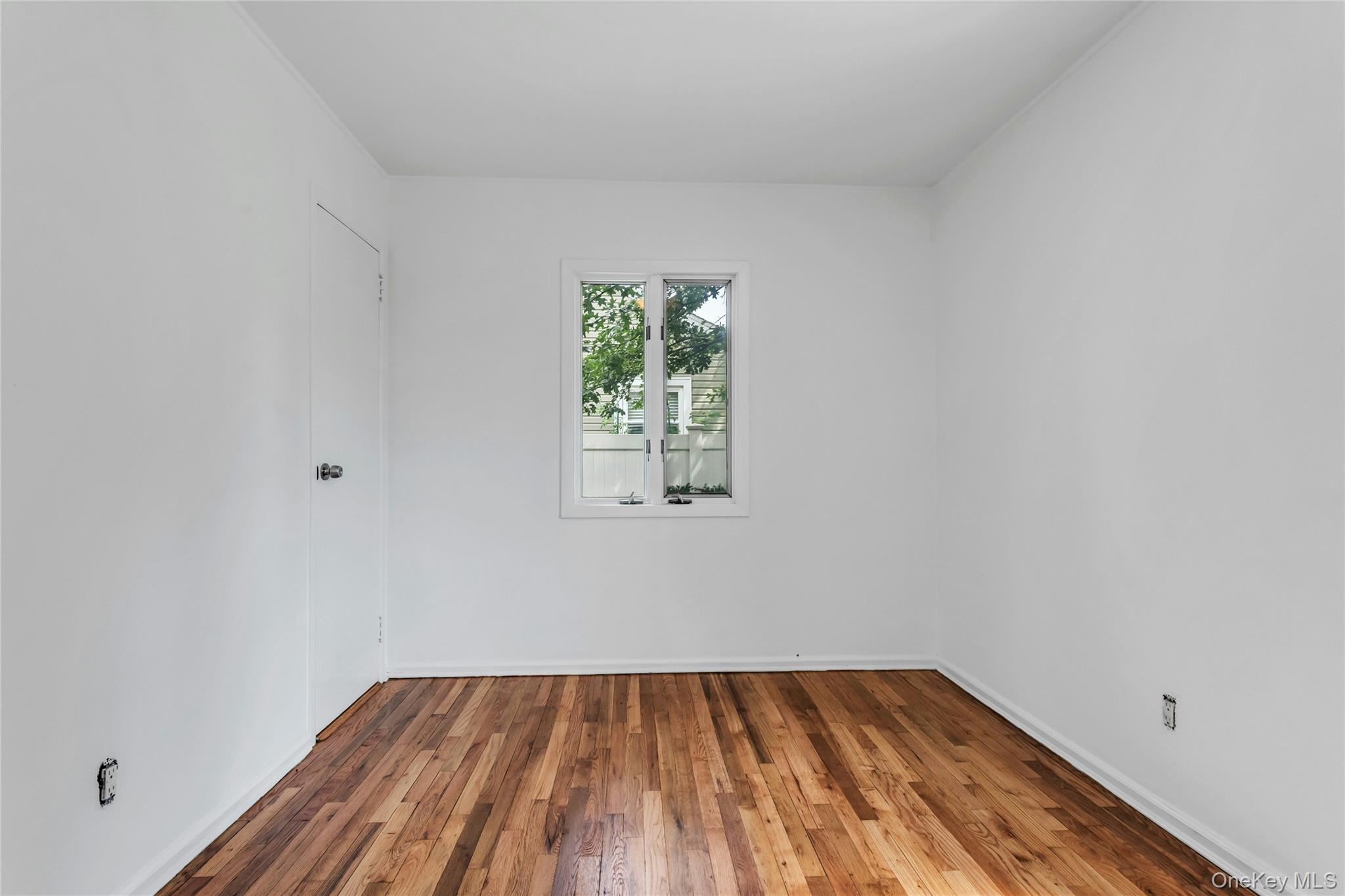 #13 photo, 344 N Hickory Street, ナッソー郡 Massapequa , NY 11758