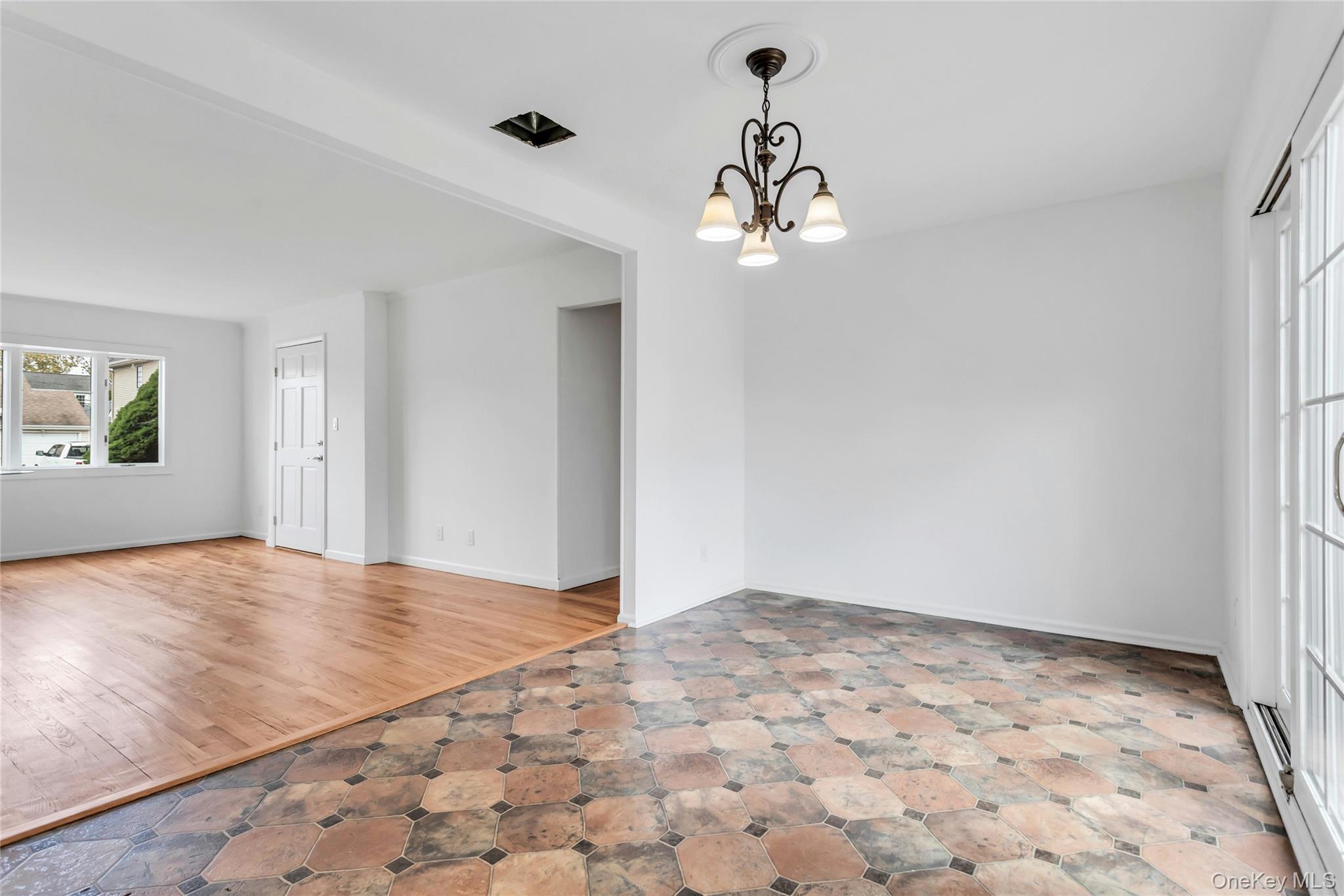 #5 photo, 344 N Hickory Street, ナッソー郡 Massapequa , NY 11758