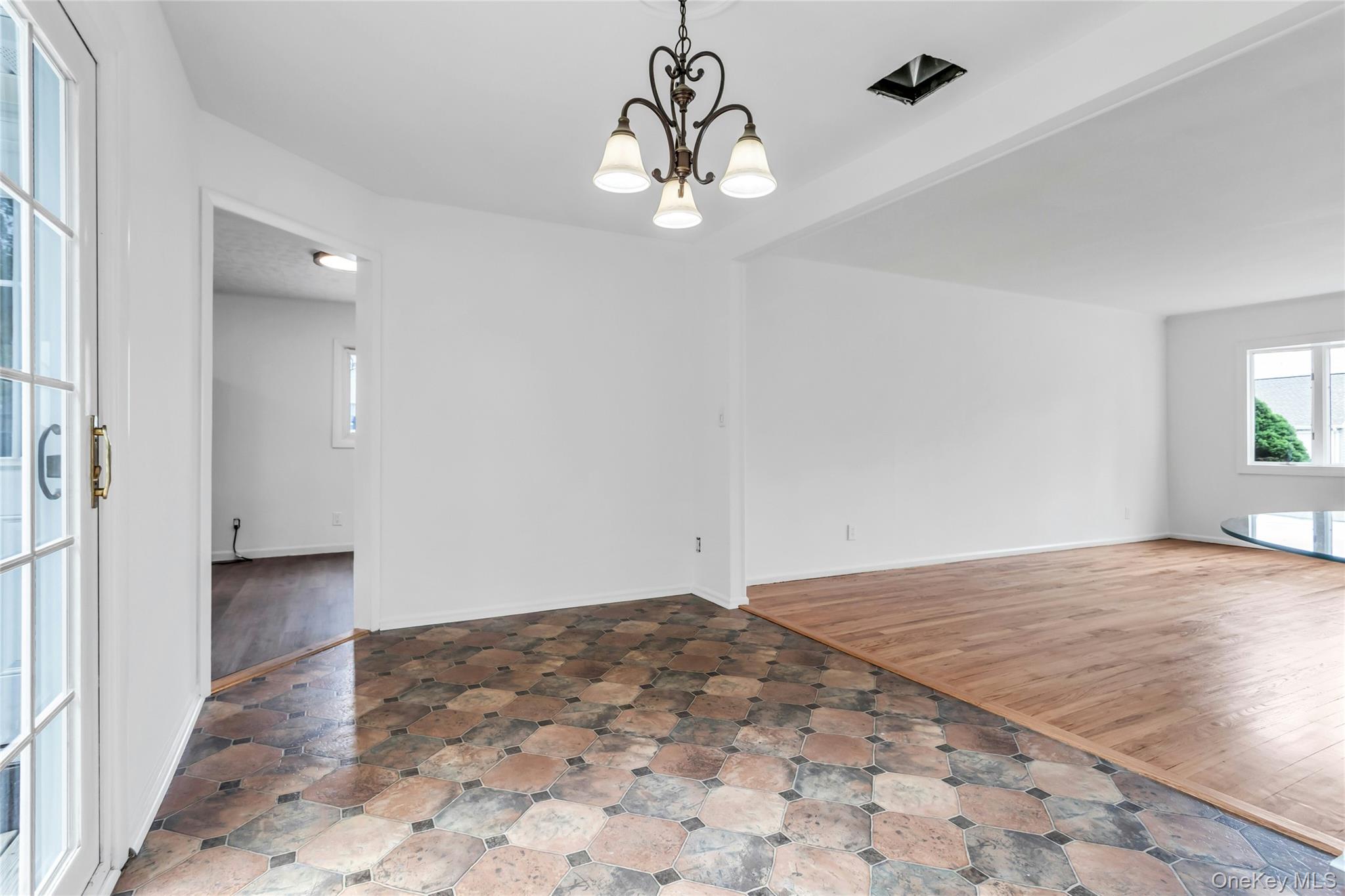 #7 photo, 344 N Hickory Street, ナッソー郡 Massapequa , NY 11758