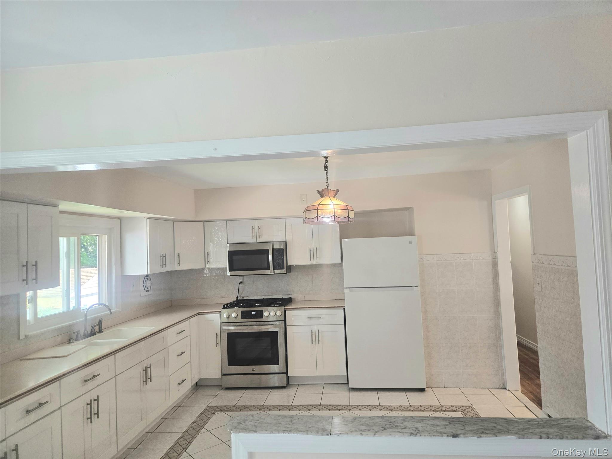 #2 photo, 581 Meacham Avenue, ナッソー郡 Elmont , NY 11003