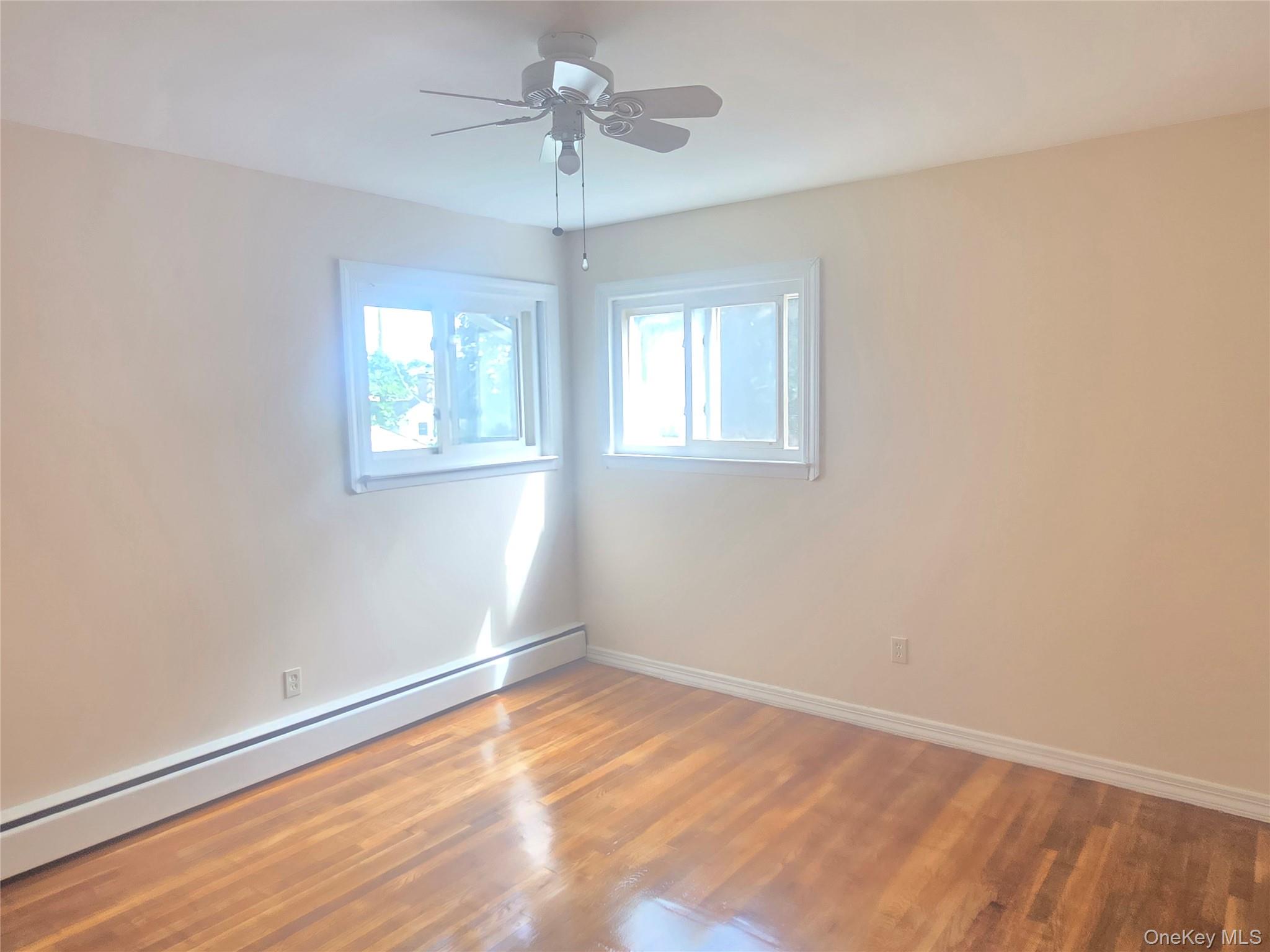 #4 photo, 581 Meacham Avenue, ナッソー郡 Elmont , NY 11003