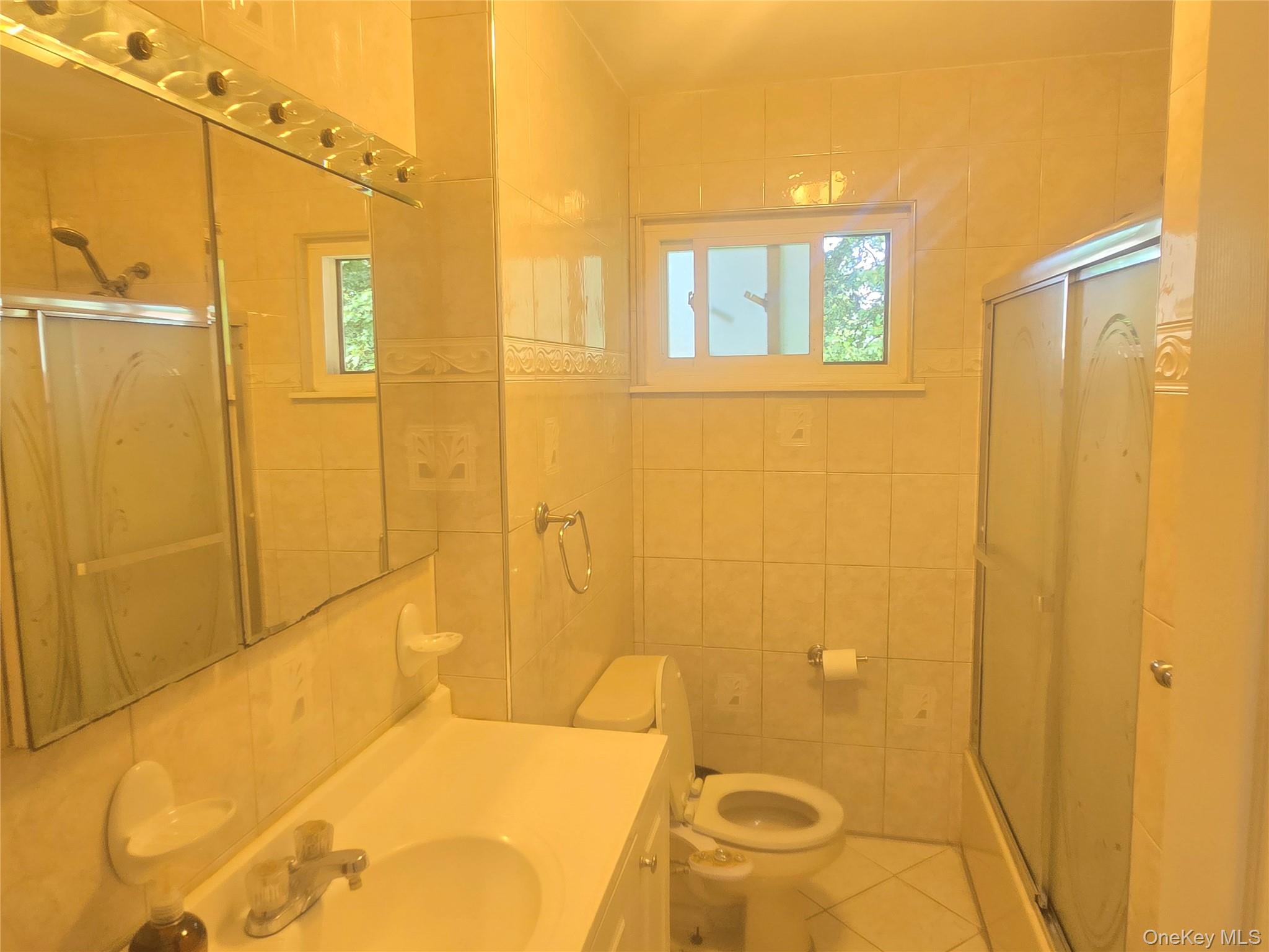 #7 photo, 581 Meacham Avenue, ナッソー郡 Elmont , NY 11003