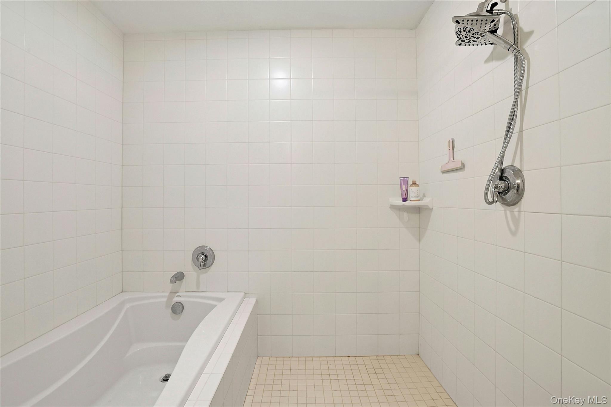 #18 photo, 1320 Round Pointe Drive, Haverstraw , NY 10927