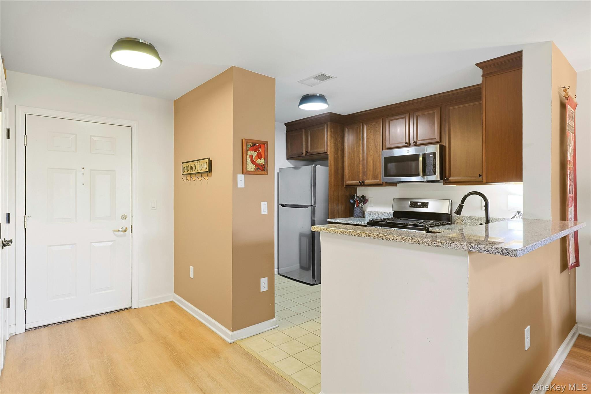 #8 photo, 1320 Round Pointe Drive, Haverstraw , NY 10927