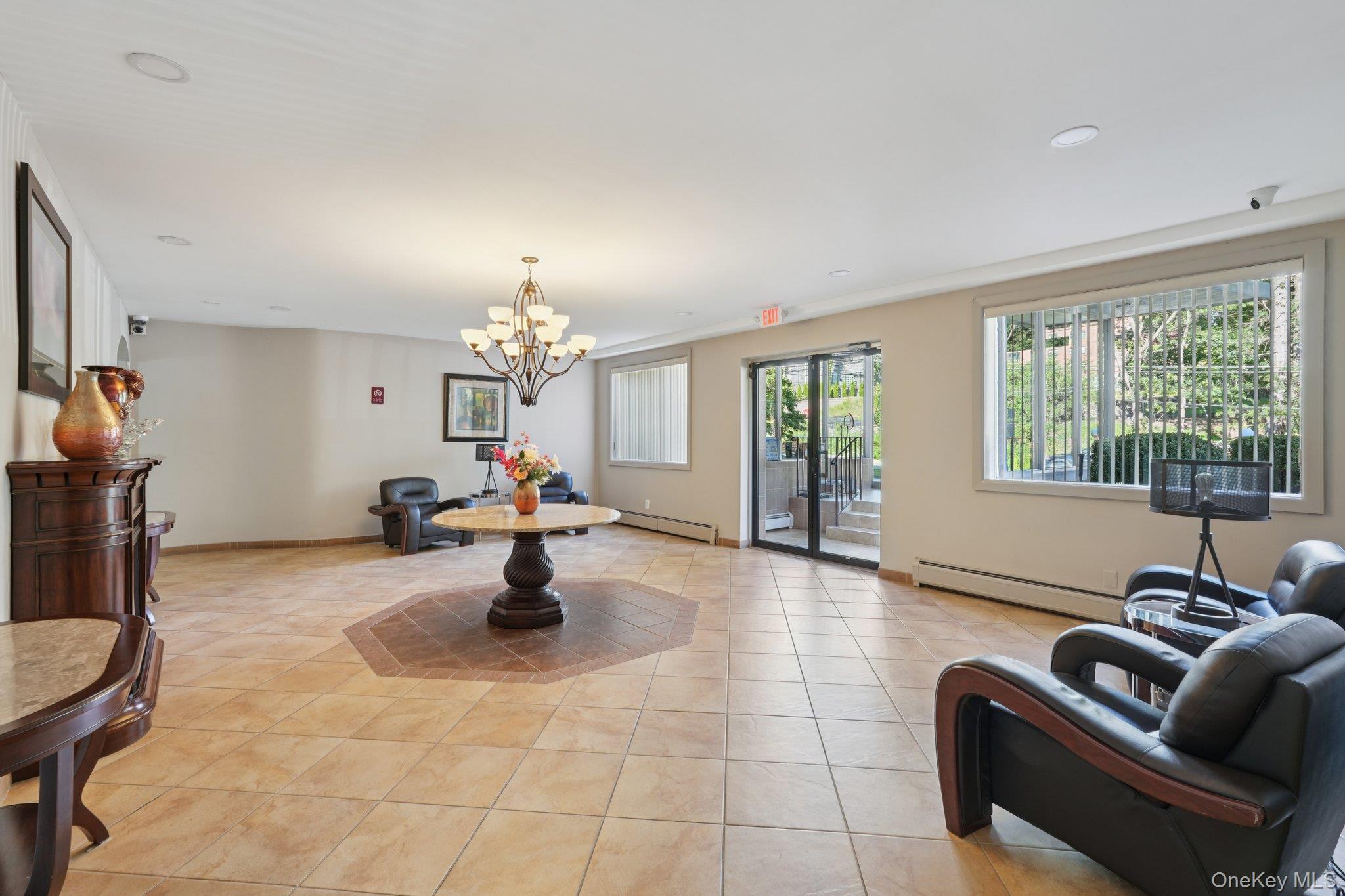 #8 photo, 5 Oakdale Manor, Suffern , NY 10901