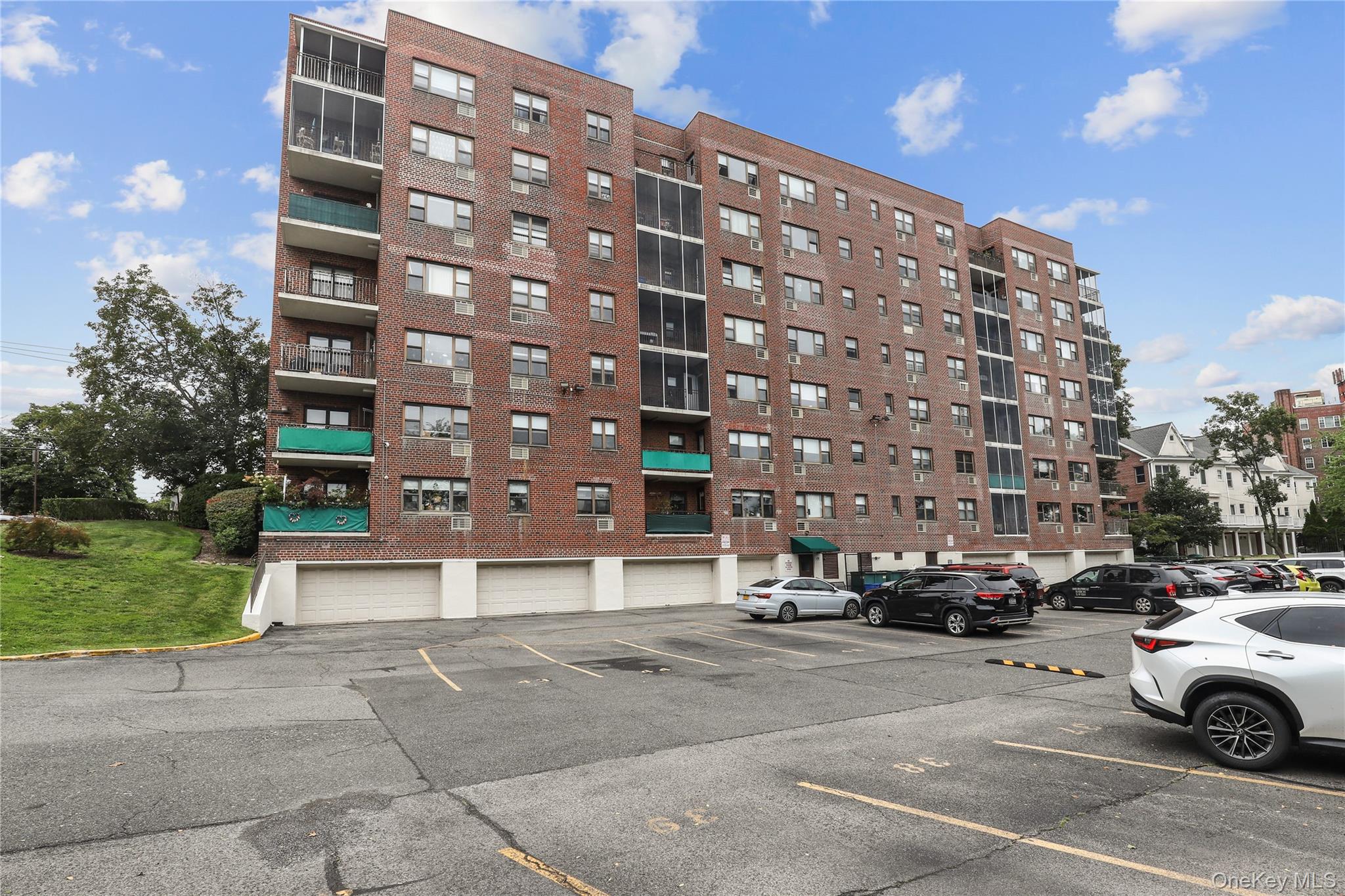 #18 photo, 266 Pelham Road, New Rochelle , NY 10805