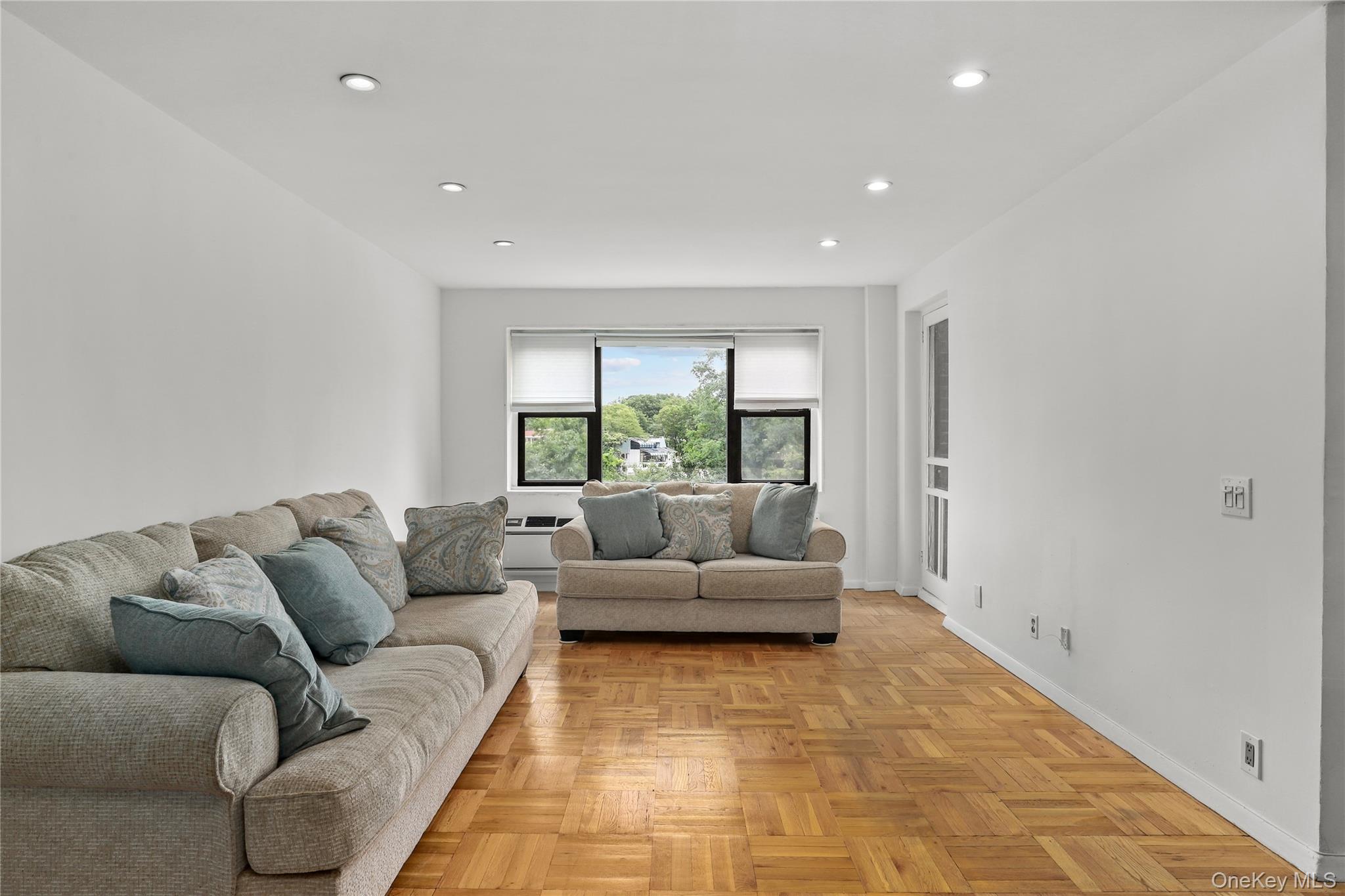 #6 photo, 266 Pelham Road, New Rochelle , NY 10805