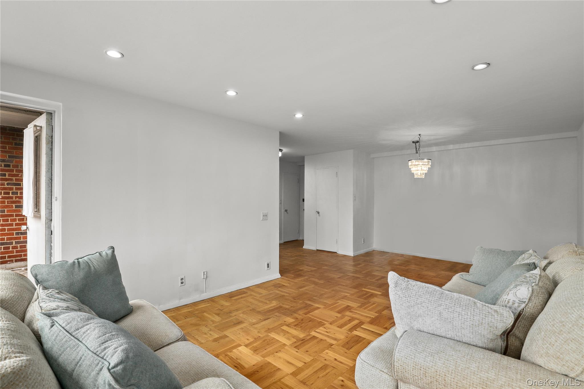 #8 photo, 266 Pelham Road, New Rochelle , NY 10805