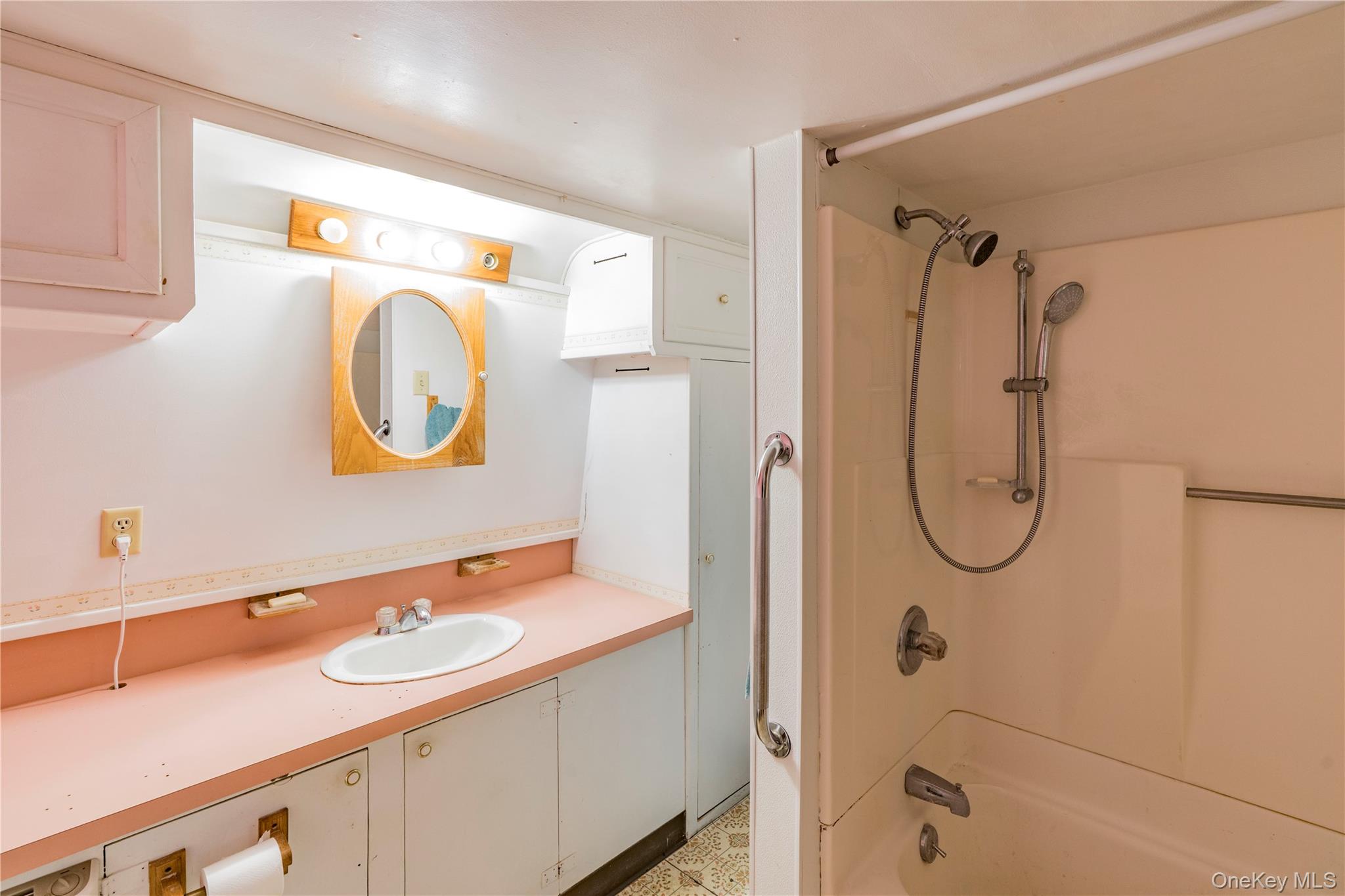 #17 photo, 7316-7318 S Broadway, Red Hook , NY 12571