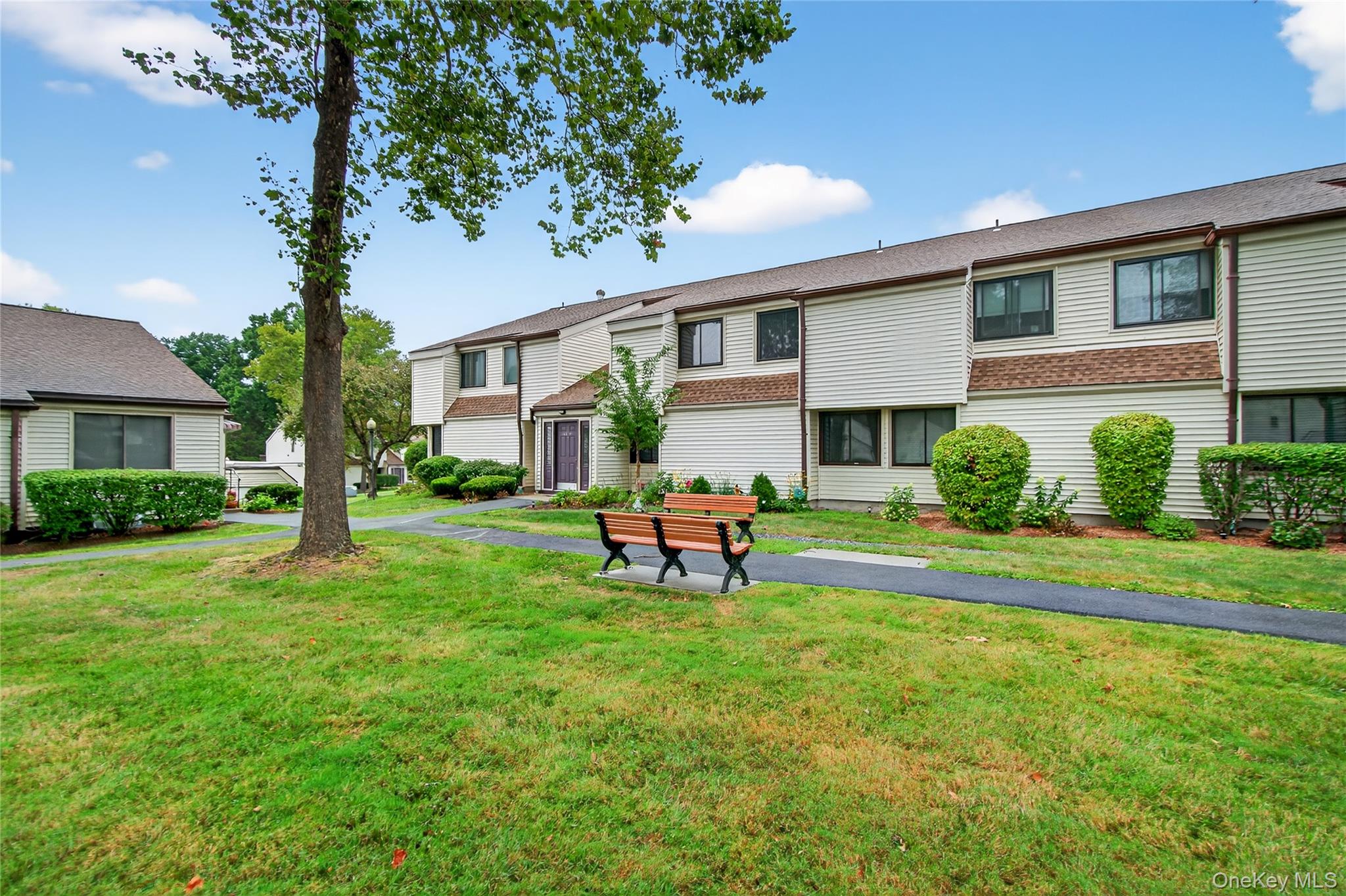 #2 photo, 41 Jefferson Oval, Yorktown Heights , NY 10598