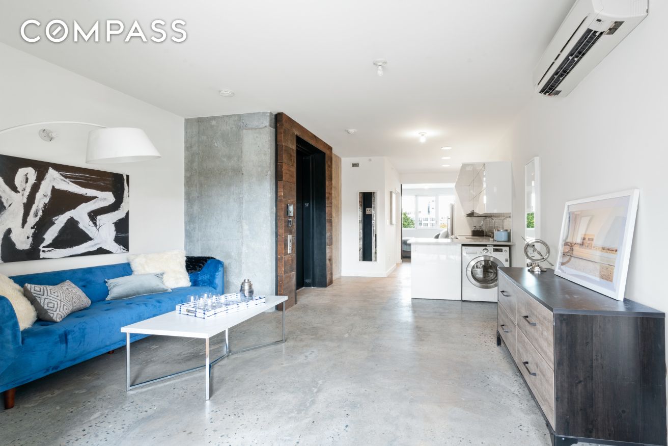 #1 photo, 651 New York Avenue, ブルックリン区 Wingate , NY 11203