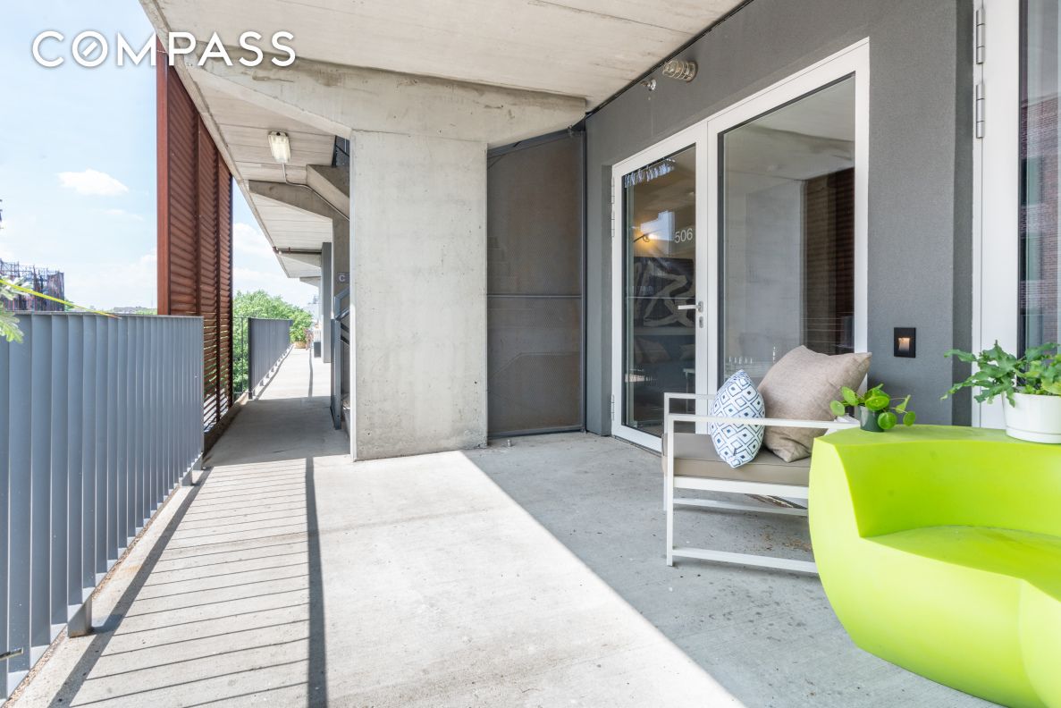 #3 photo, 651 New York Avenue, ブルックリン区 Wingate , NY 11203