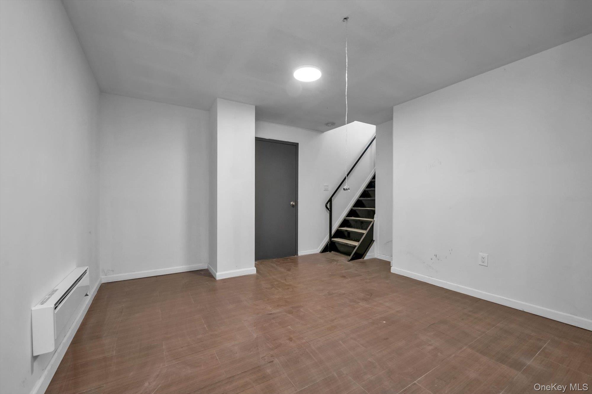 #11 photo, 106-29 Guy R Brewer Boulevard, クイーンズ区 Jamaica , NY 11433