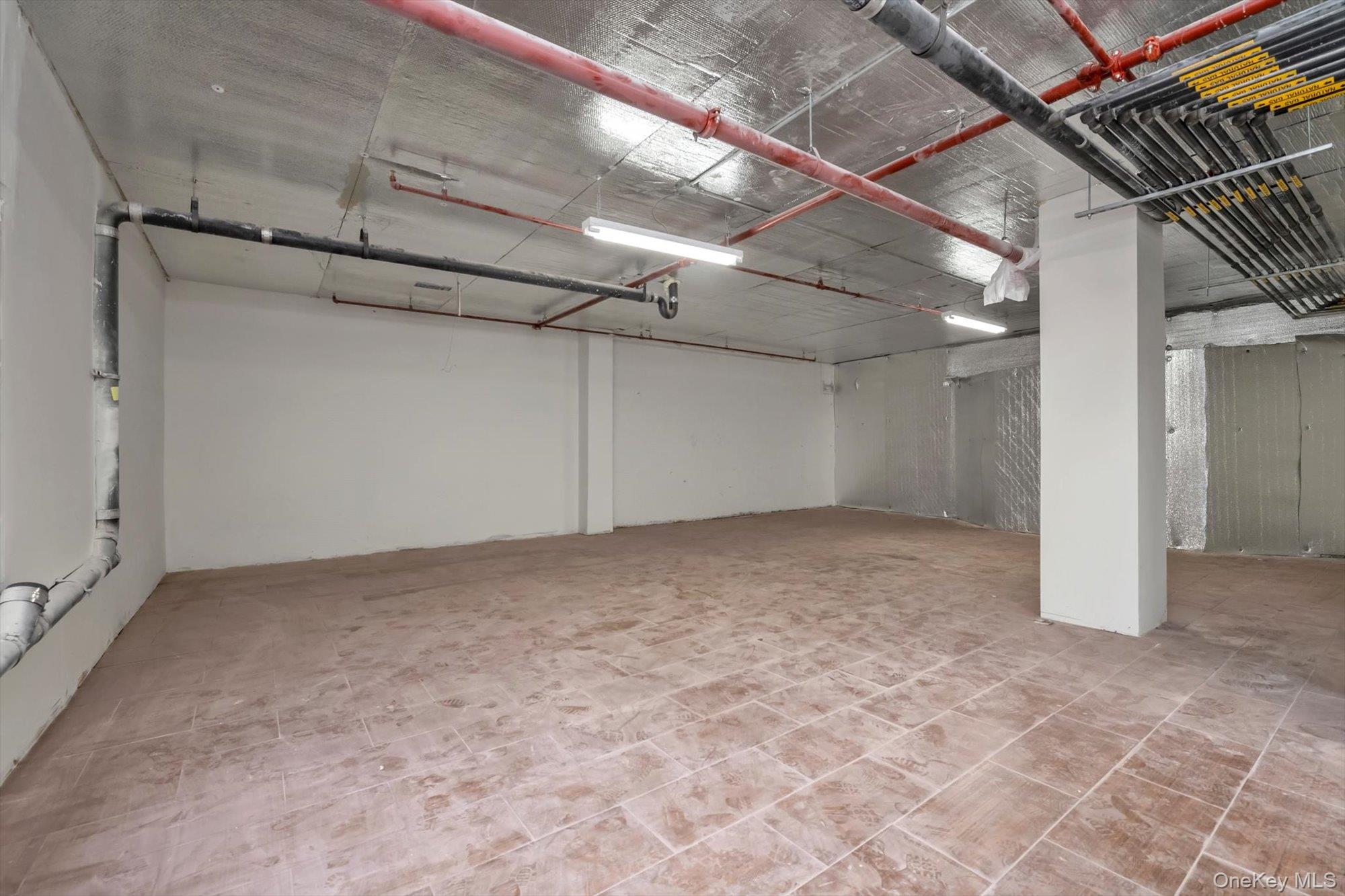 #12 photo, 106-29 Guy R Brewer Boulevard, クイーンズ区 Jamaica , NY 11433