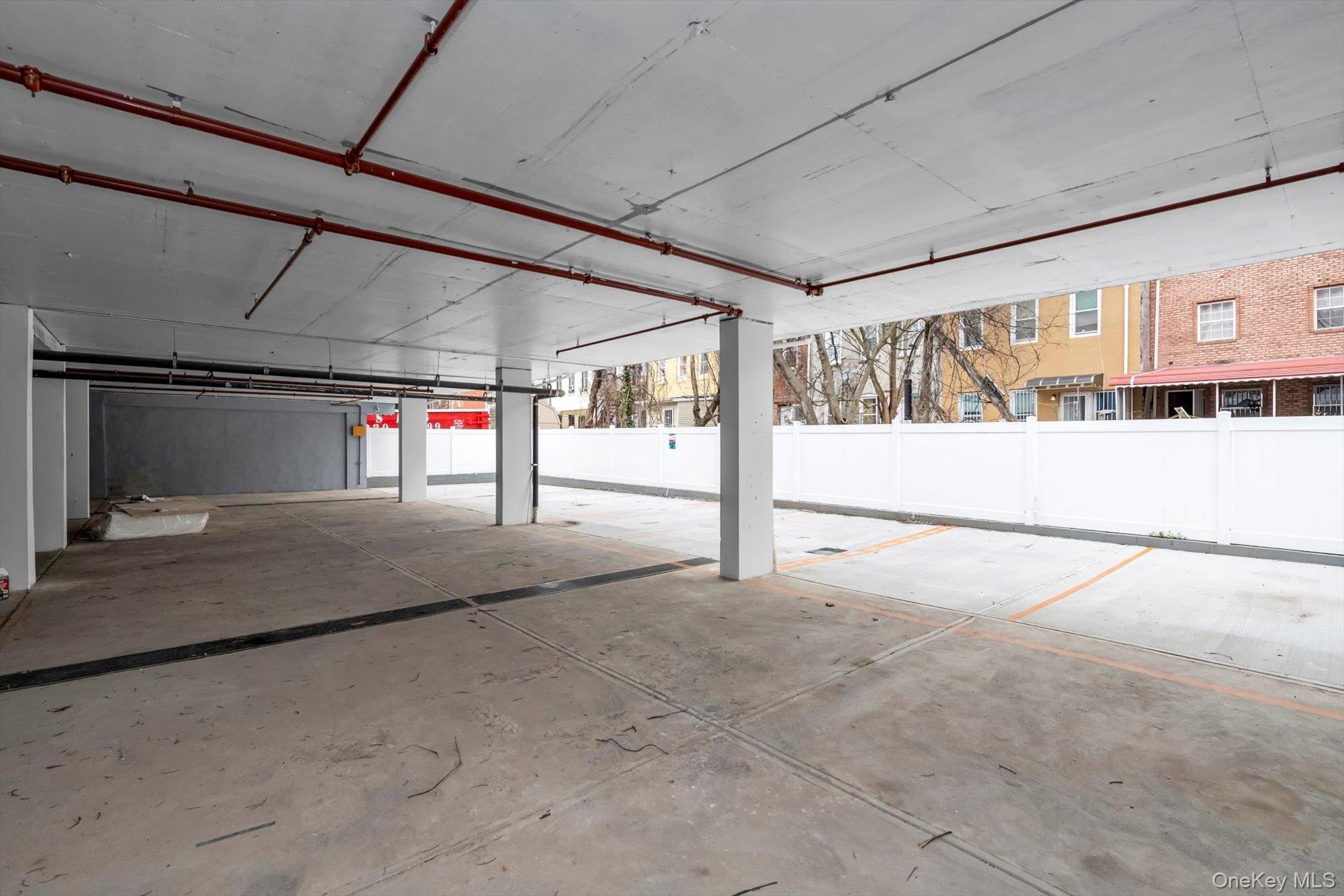 #13 photo, 106-29 Guy R Brewer Boulevard, クイーンズ区 Jamaica , NY 11433